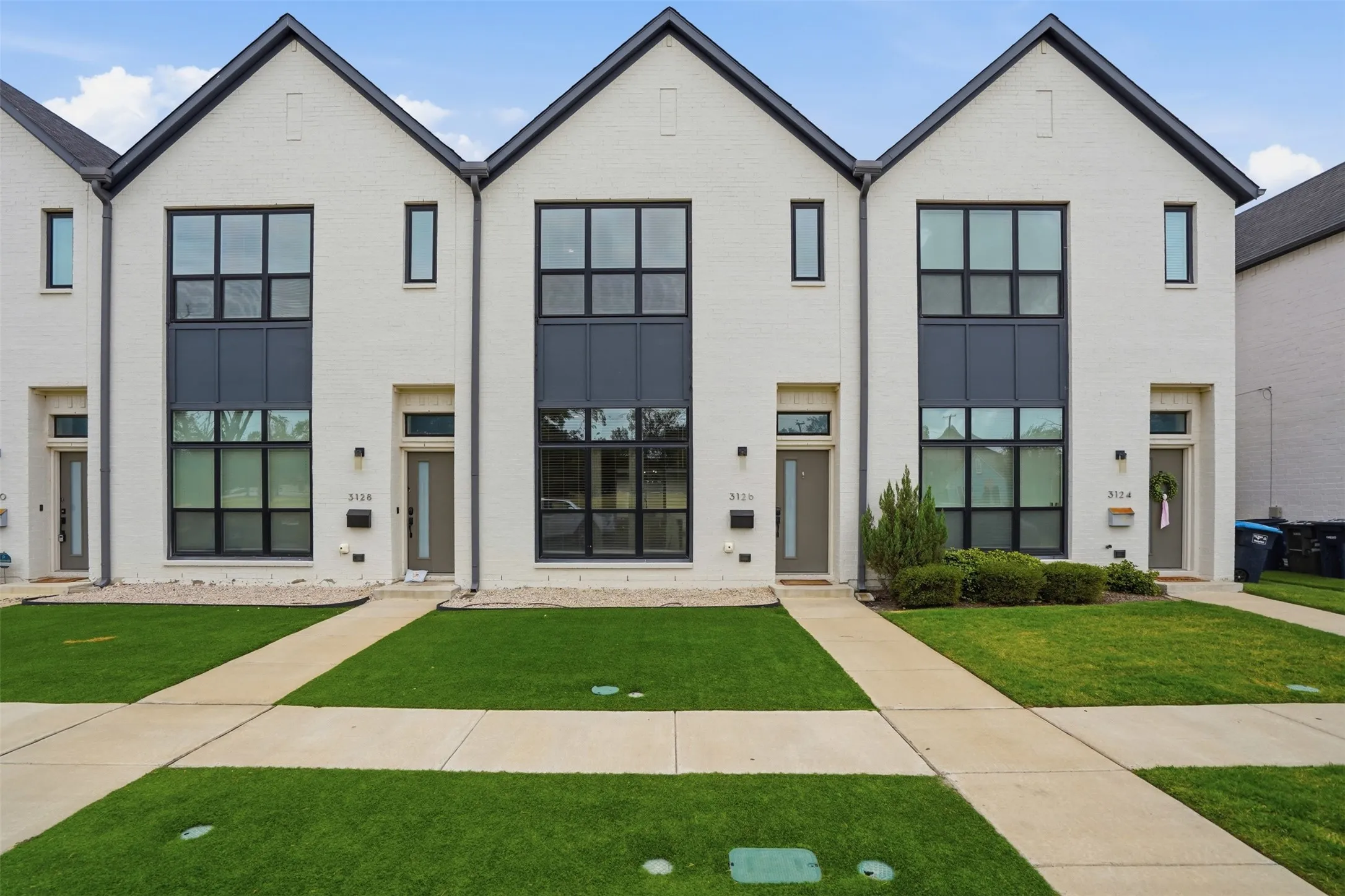 Townhouse For Sale in Tarrant County , 3126 Wayside Avenue, Fort Worth, Texas 76110, 3 Bedrooms, 3 Bathrooms, 2 Garage spaces, 1,922 Sqft, built in 2020, Price $645,000, mls#21340214, Real Estate Agent in Fort Worth, Homes For Sale in Tarrant county, Homes For Sale in Fort Worth, Realtor in Fort Worth Texas, Real Estate Brokerage Independent Realty Texas, Luminita Cordes Realtor