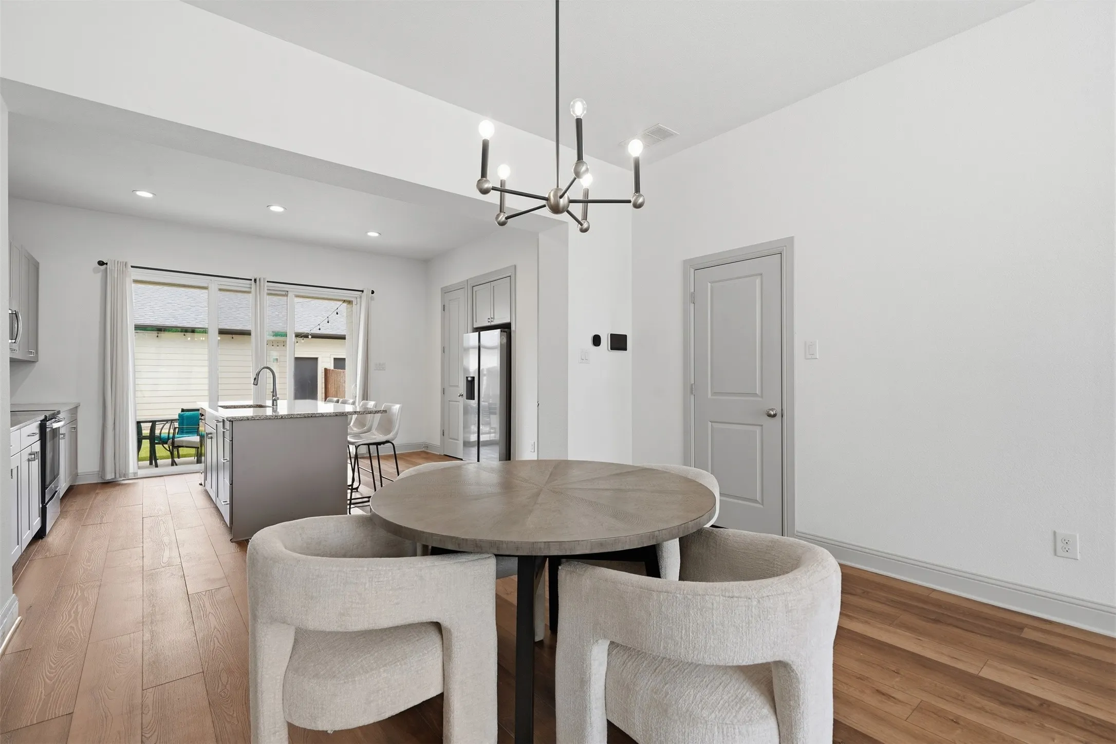Townhouse For Sale in Tarrant County , 3126 Wayside Avenue, Fort Worth, Texas 76110, 3 Bedrooms, 3 Bathrooms, 2 Garage spaces, 1,922 Sqft, built in 2020, Price $645,000, mls#21340214, Real Estate Agent in Fort Worth, Homes For Sale in Tarrant county, Homes For Sale in Fort Worth, Realtor in Fort Worth Texas, Real Estate Brokerage Independent Realty Texas, Luminita Cordes Realtor