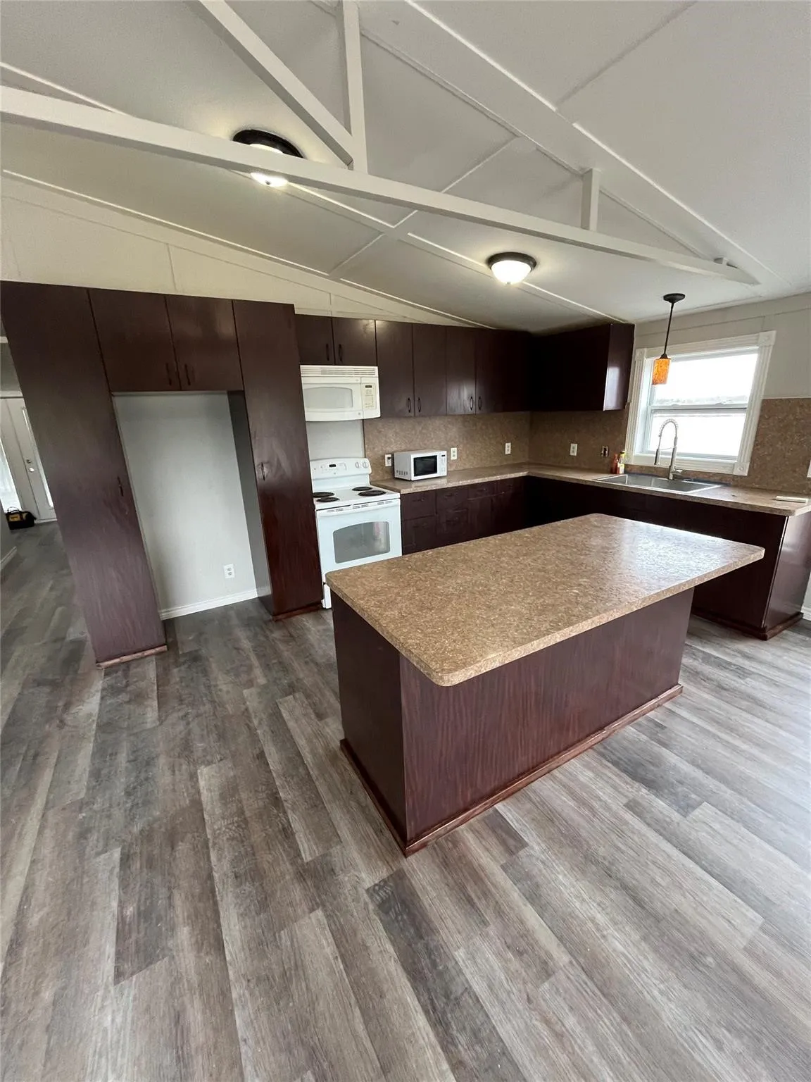 Barndo kitchen
