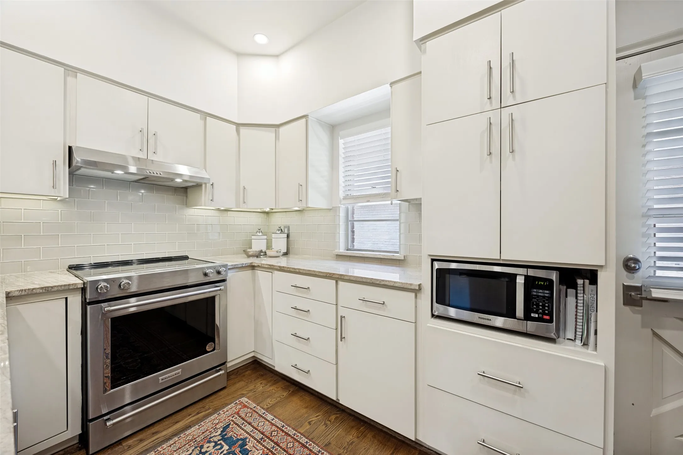 Condominium For Sale in Dallas County , 6318 Bandera Avenue D, Dallas, Texas 75225, 2 Bedroom, 2 Bathroom, Garage spaces, 1,932 Sqft, built in 1960, mls#21333638, Real Estate Agent in Dallas, Homes For Sale in Dallas county, Homes For Sale in Dallas, Realtor in Dallas Texas, Real Estate Brokerage Independent Realty Texas, Luminita Cordes Realtor
