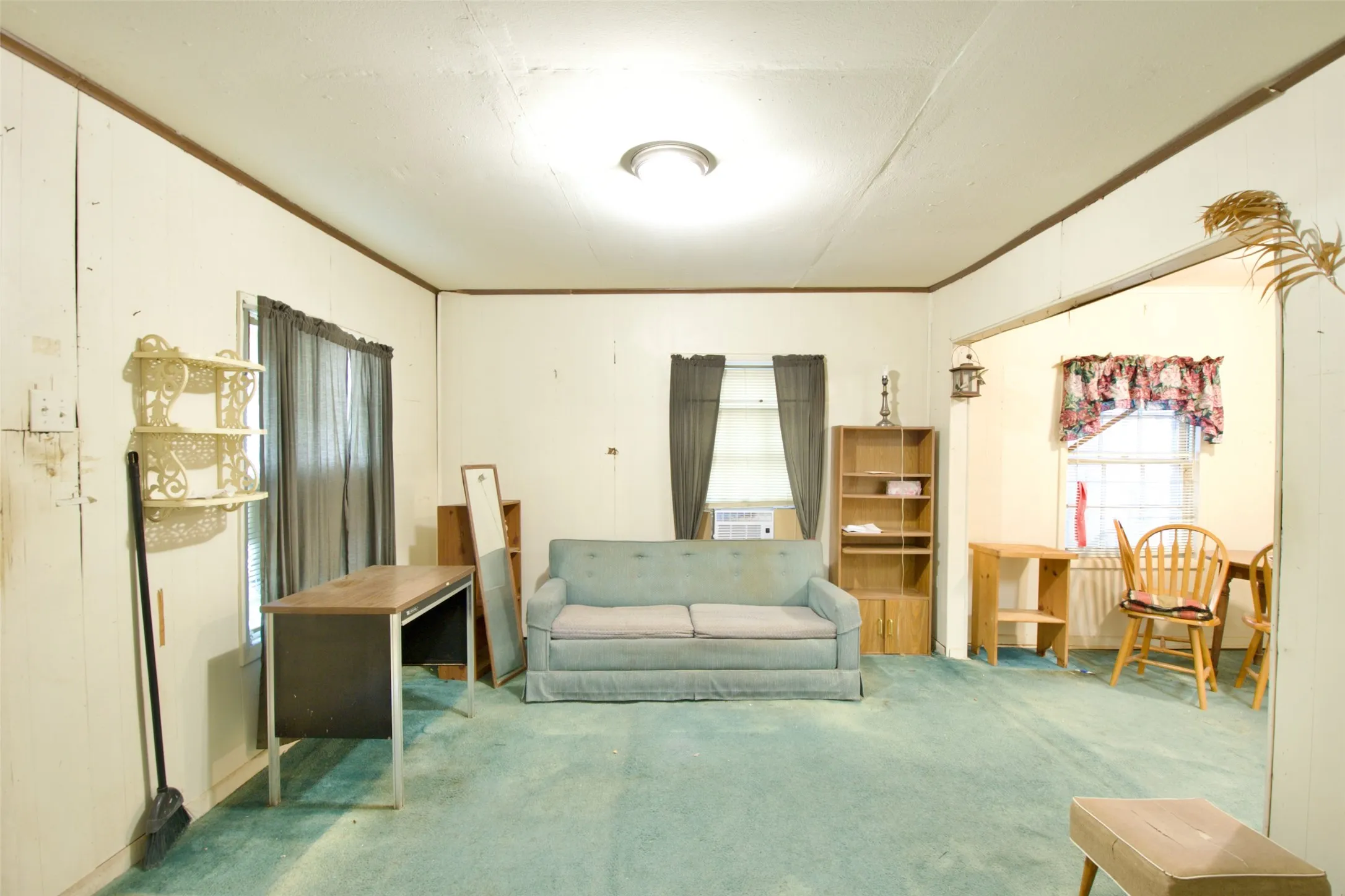 Single Family Residence For Sale in Mc Lennan County , 2015 N 12th Street, Waco, Texas 76708, 1 Bedroom, 1 Bathroom, Garage spaces, 567 Sqft, built in 1946, mls#21340612, Real Estate Agent in Waco, Homes For Sale in Mc Lennan county, Homes For Sale in Waco, Realtor in Waco Texas, Real Estate Brokerage Independent Realty Texas, Luminita Cordes Realtor