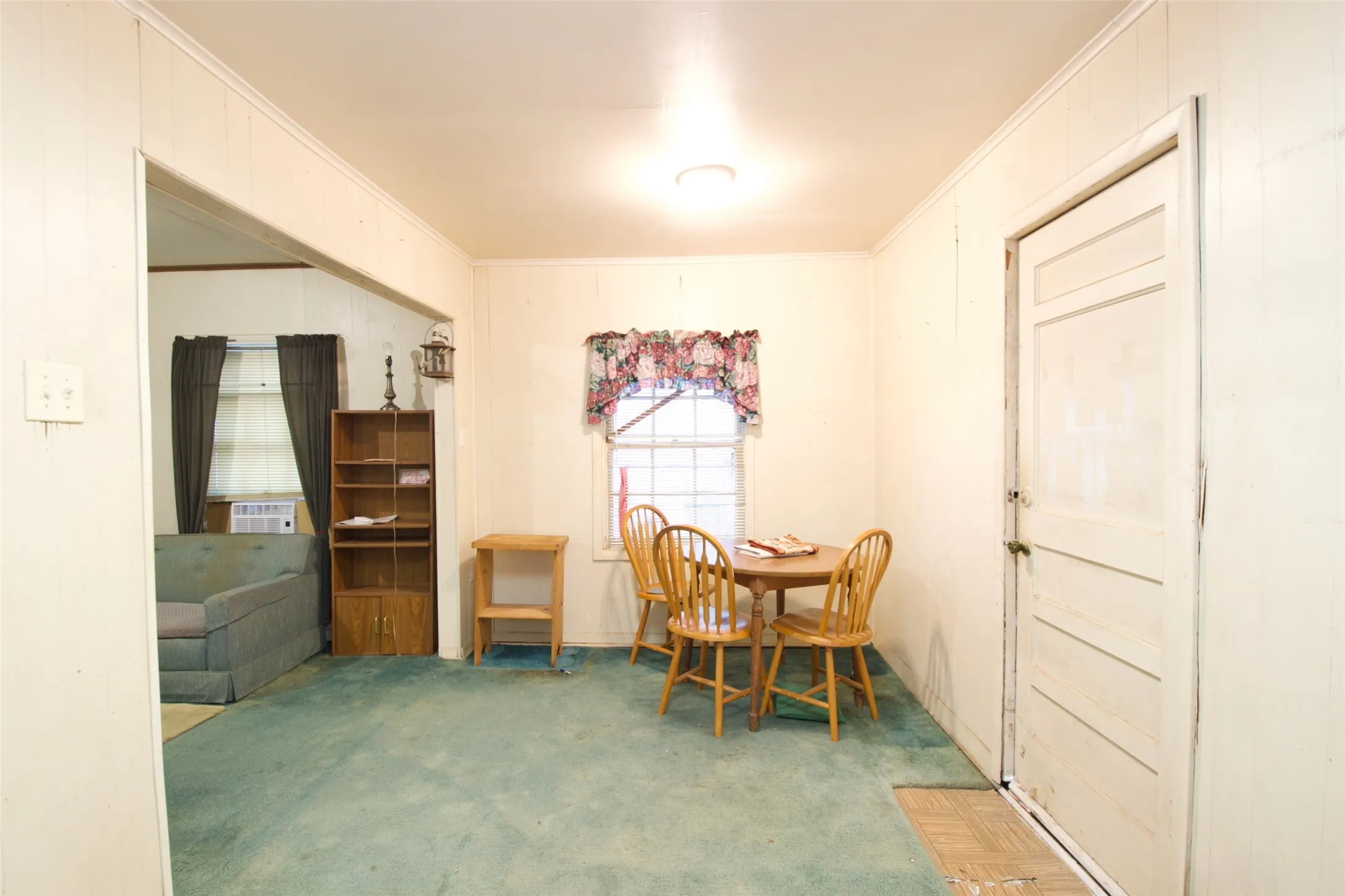 Single Family Residence For Sale in Mc Lennan County , 2015 N 12th Street, Waco, Texas 76708, 1 Bedroom, 1 Bathroom, Garage spaces, 567 Sqft, built in 1946, mls#21340612, Real Estate Agent in Waco, Homes For Sale in Mc Lennan county, Homes For Sale in Waco, Realtor in Waco Texas, Real Estate Brokerage Independent Realty Texas, Luminita Cordes Realtor