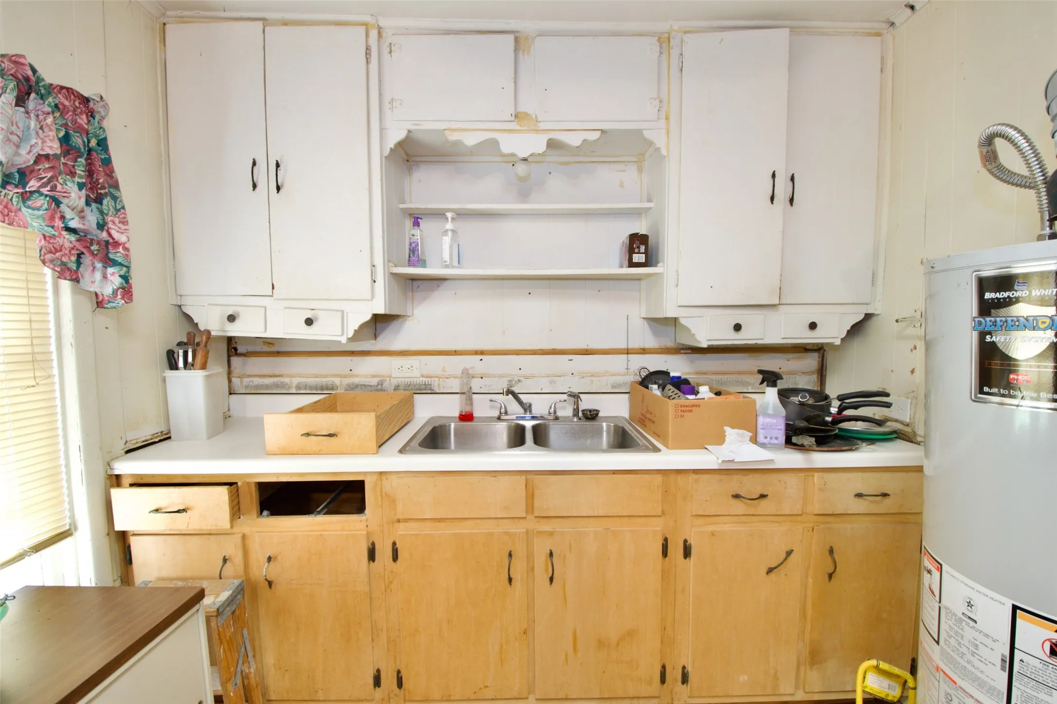 Single Family Residence For Sale in Mc Lennan County , 2015 N 12th Street, Waco, Texas 76708, 1 Bedroom, 1 Bathroom, Garage spaces, 567 Sqft, built in 1946, mls#21340612, Real Estate Agent in Waco, Homes For Sale in Mc Lennan county, Homes For Sale in Waco, Realtor in Waco Texas, Real Estate Brokerage Independent Realty Texas, Luminita Cordes Realtor