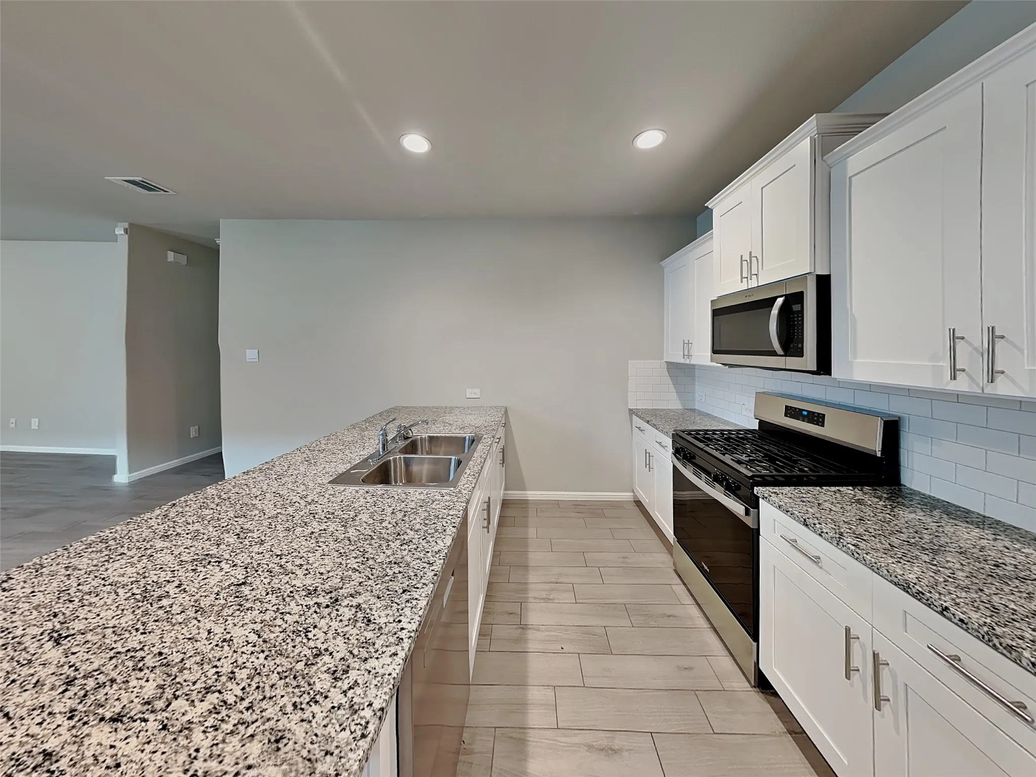 Single Family Residence For Rent in Tarrant County , 6721 Lake Overlook Drive, Fort Worth, Texas 76135, 3 Bedrooms, 2 Bathrooms, 2 Garage spaces, 1,602 Sqft, built in 2024, Price $2,075, mls#21340648, Real Estate Agent in Fort Worth, Homes For Rent in Tarrant county, Homes For Rent in Fort Worth, Realtor in Fort Worth Texas, Real Estate Brokerage Independent Realty Texas, Luminita Cordes Realtor