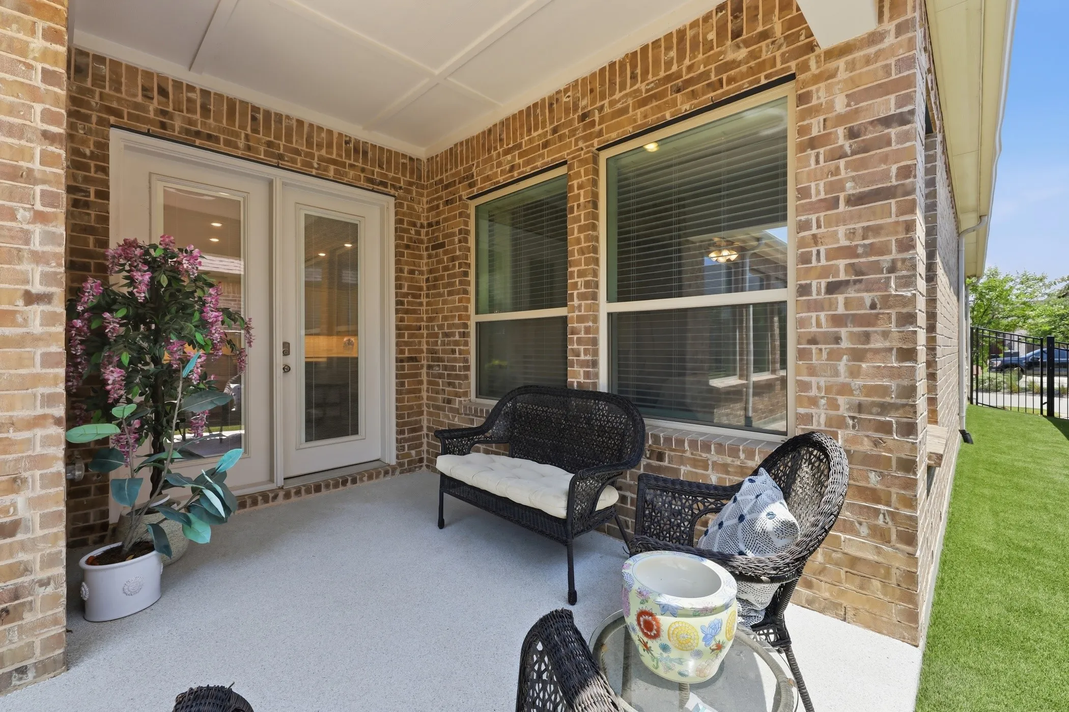Single Family Residence For Sale in Tarrant County , 4772 Kings Garden Parkway, Arlington, Texas 76005, 2 Bedroom, 2 Bathroom, 2 Garage spaces, 2,251 Sqft, built in 2022, mls#21339391, Real Estate Agent in Arlington, Homes For Sale in Tarrant county, Homes For Sale in Arlington, Realtor in Arlington Texas, Real Estate Brokerage Independent Realty Texas, Luminita Cordes Realtor