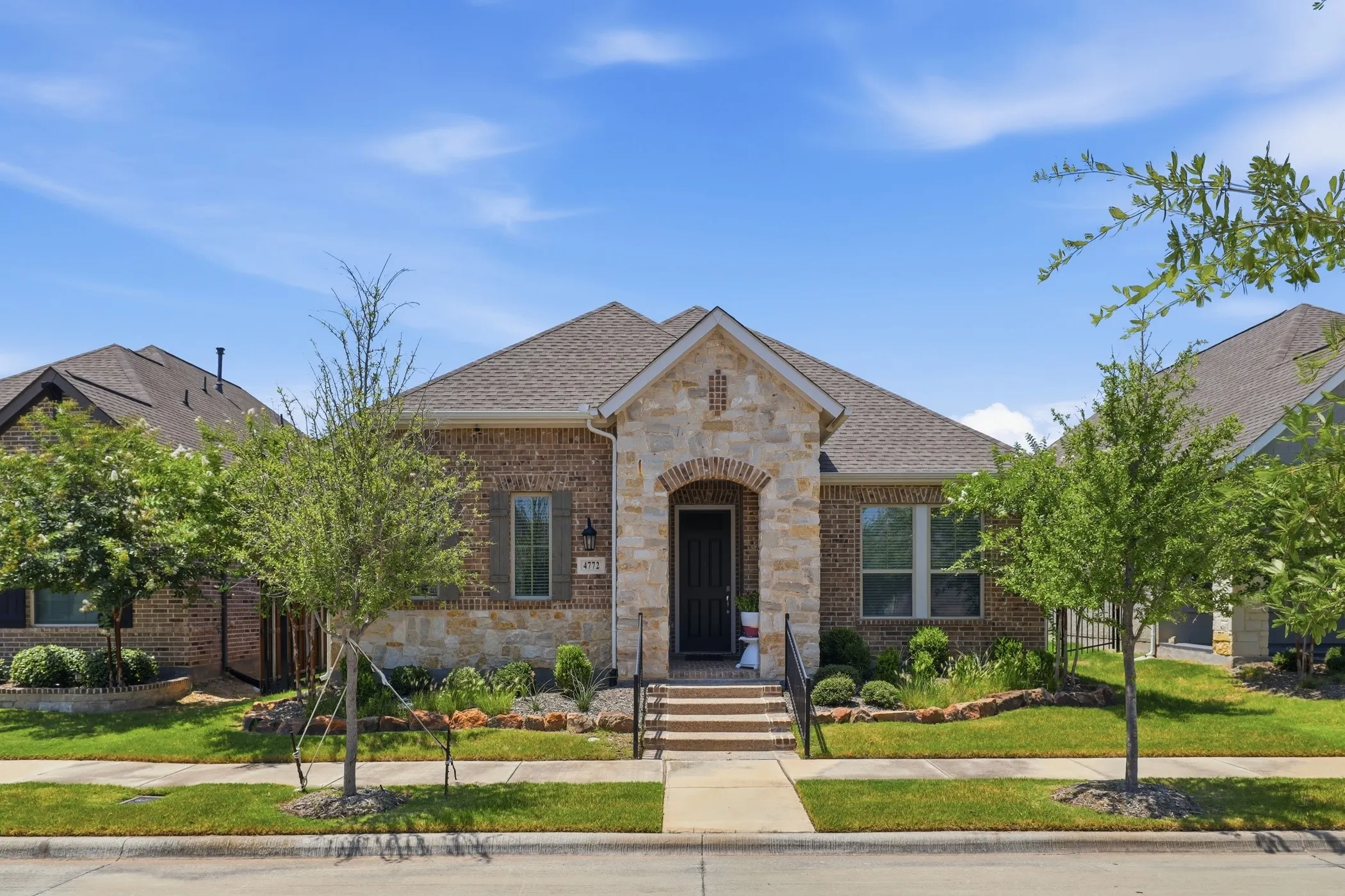 Single Family Residence For Sale in Tarrant County , 4772 Kings Garden Parkway, Arlington, Texas 76005, 2 Bedroom, 2 Bathroom, 2 Garage spaces, 2,251 Sqft, built in 2022, mls#21339391, Real Estate Agent in Arlington, Homes For Sale in Tarrant county, Homes For Sale in Arlington, Realtor in Arlington Texas, Real Estate Brokerage Independent Realty Texas, Luminita Cordes Realtor