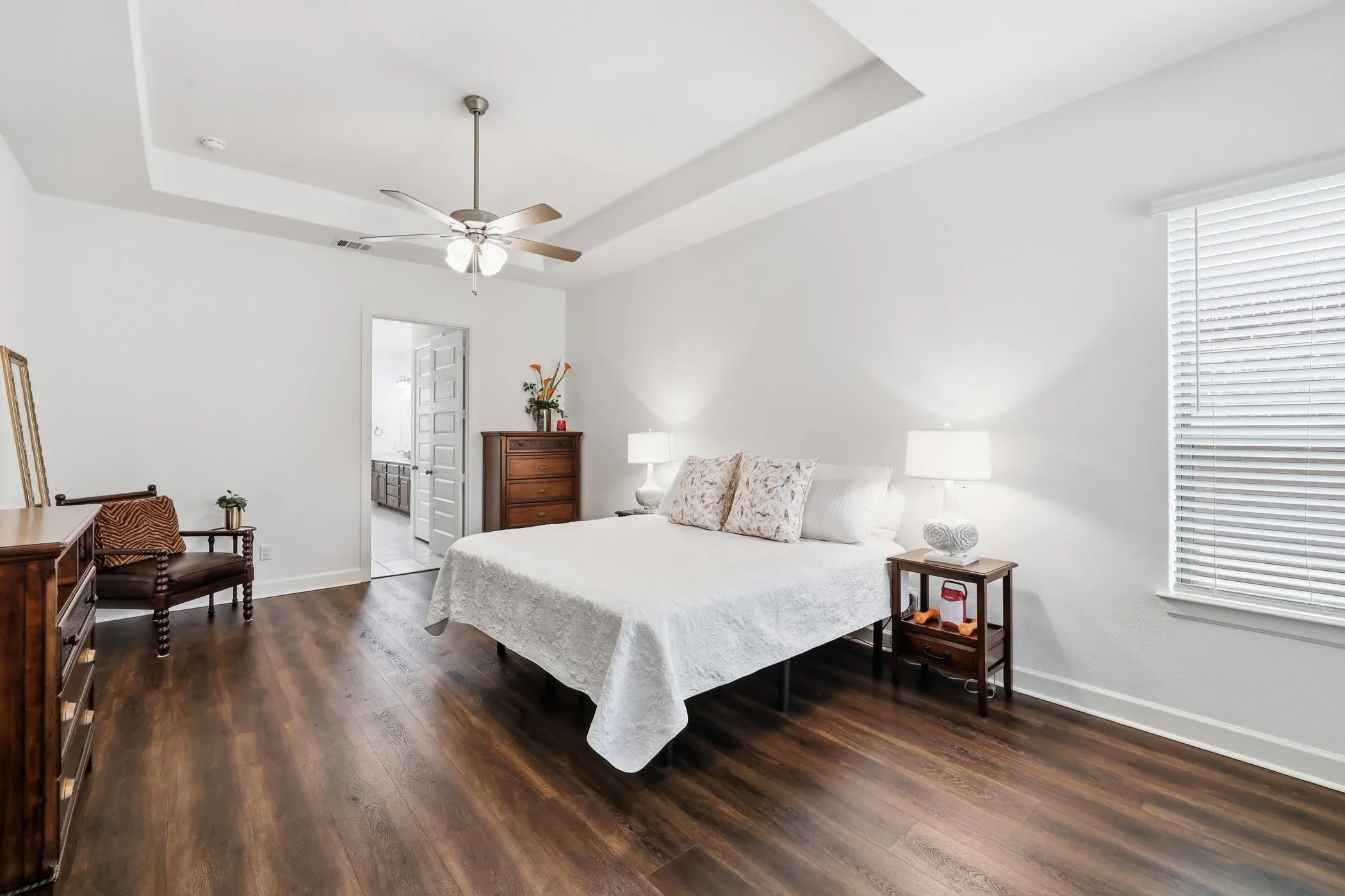 Single Family Residence For Sale in Tarrant County , 4772 Kings Garden Parkway, Arlington, Texas 76005, 2 Bedroom, 2 Bathroom, 2 Garage spaces, 2,251 Sqft, built in 2022, mls#21339391, Real Estate Agent in Arlington, Homes For Sale in Tarrant county, Homes For Sale in Arlington, Realtor in Arlington Texas, Real Estate Brokerage Independent Realty Texas, Luminita Cordes Realtor
