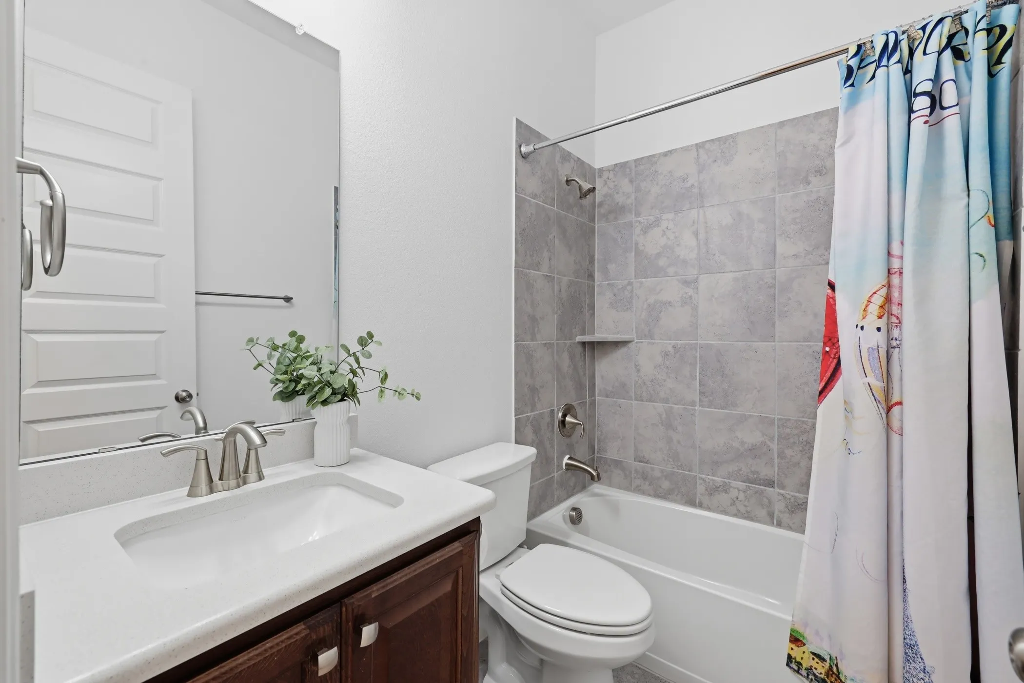 Single Family Residence For Sale in Tarrant County , 4772 Kings Garden Parkway, Arlington, Texas 76005, 2 Bedroom, 2 Bathroom, 2 Garage spaces, 2,251 Sqft, built in 2022, mls#21339391, Real Estate Agent in Arlington, Homes For Sale in Tarrant county, Homes For Sale in Arlington, Realtor in Arlington Texas, Real Estate Brokerage Independent Realty Texas, Luminita Cordes Realtor