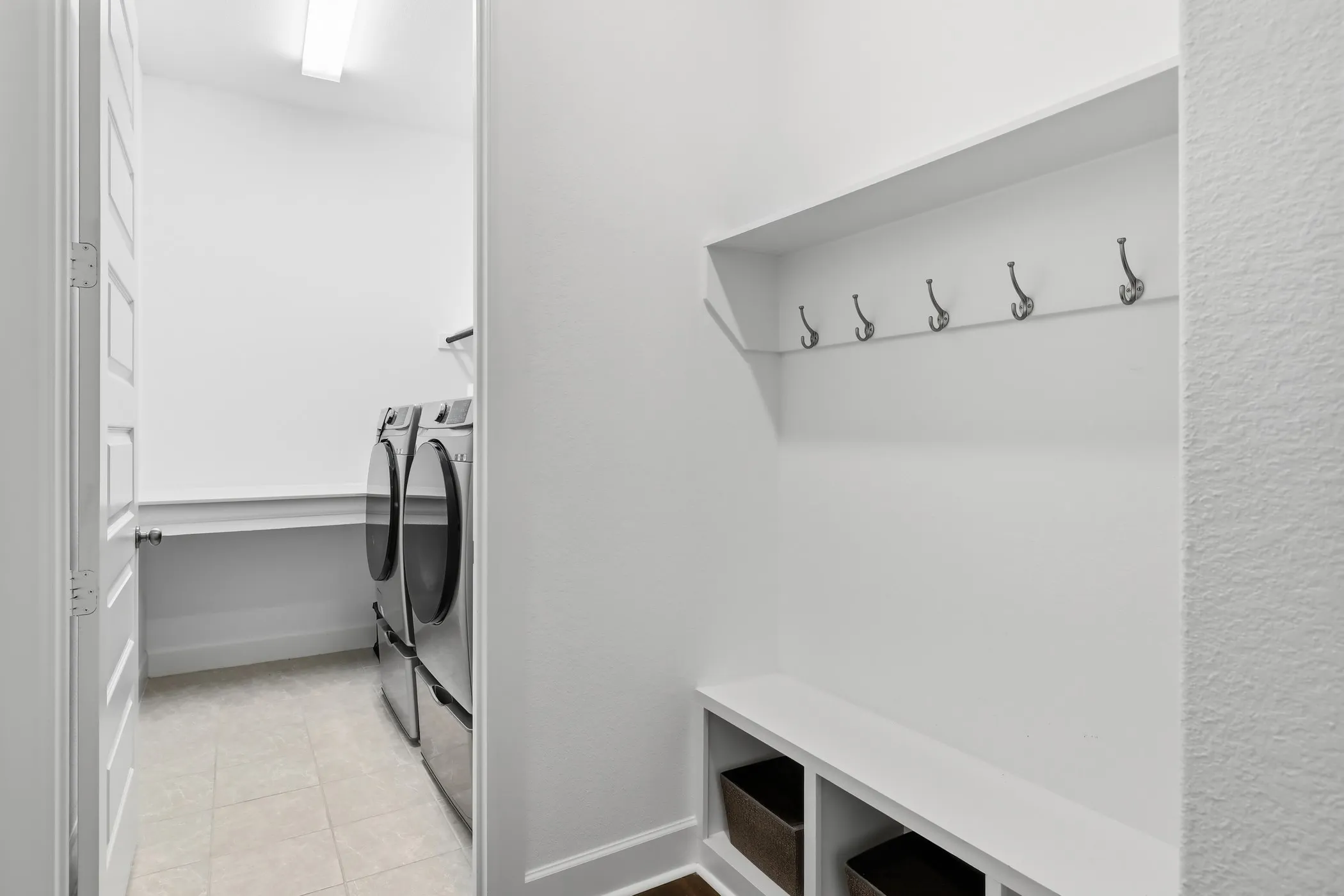 Single Family Residence For Sale in Tarrant County , 4772 Kings Garden Parkway, Arlington, Texas 76005, 2 Bedroom, 2 Bathroom, 2 Garage spaces, 2,251 Sqft, built in 2022, mls#21339391, Real Estate Agent in Arlington, Homes For Sale in Tarrant county, Homes For Sale in Arlington, Realtor in Arlington Texas, Real Estate Brokerage Independent Realty Texas, Luminita Cordes Realtor