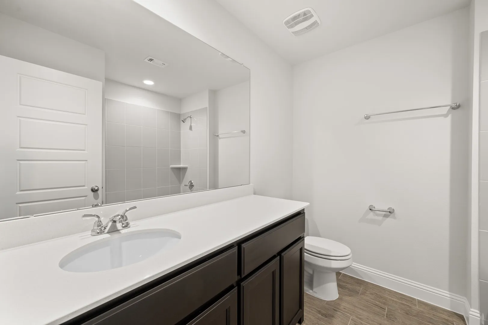 656 Sandiford- Bathroom