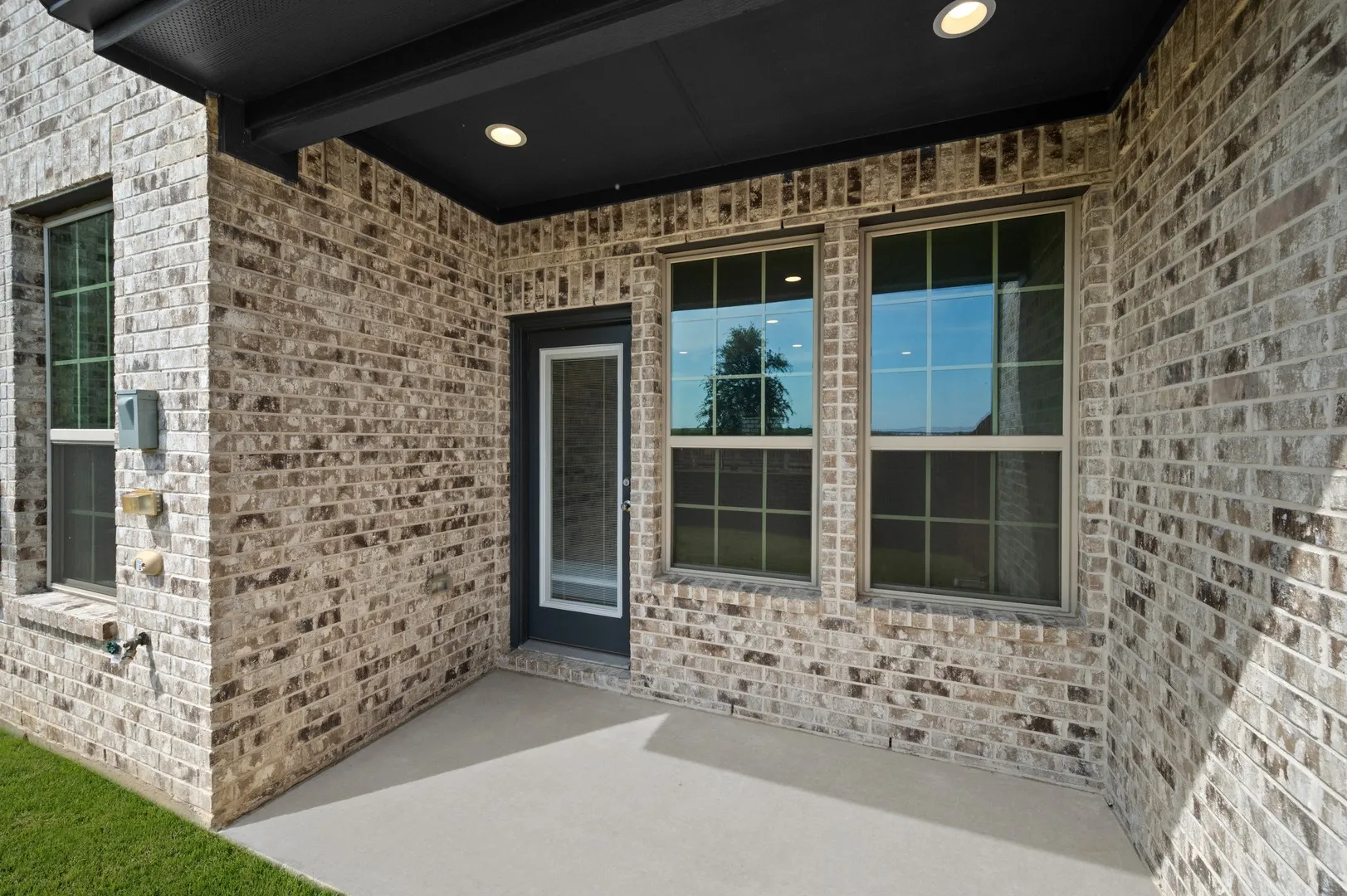 656 Sandiford- Back