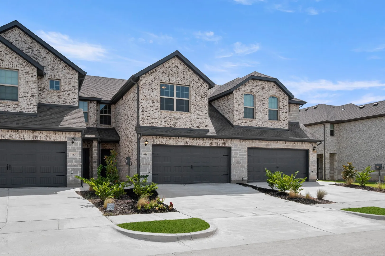 656 Sandiford- Front-2