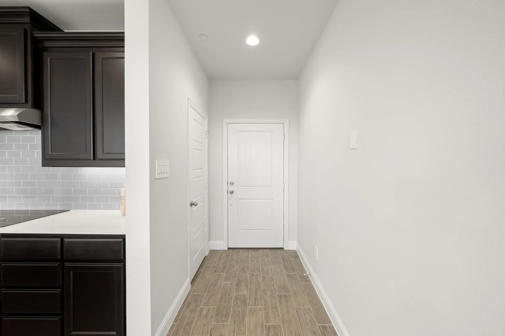 656 Sandiford- Entry