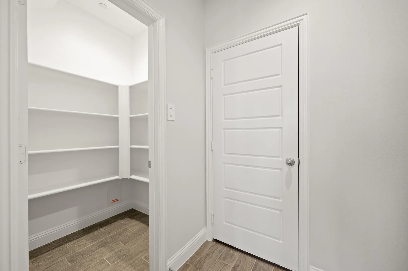 656 Sandiford- Pantry