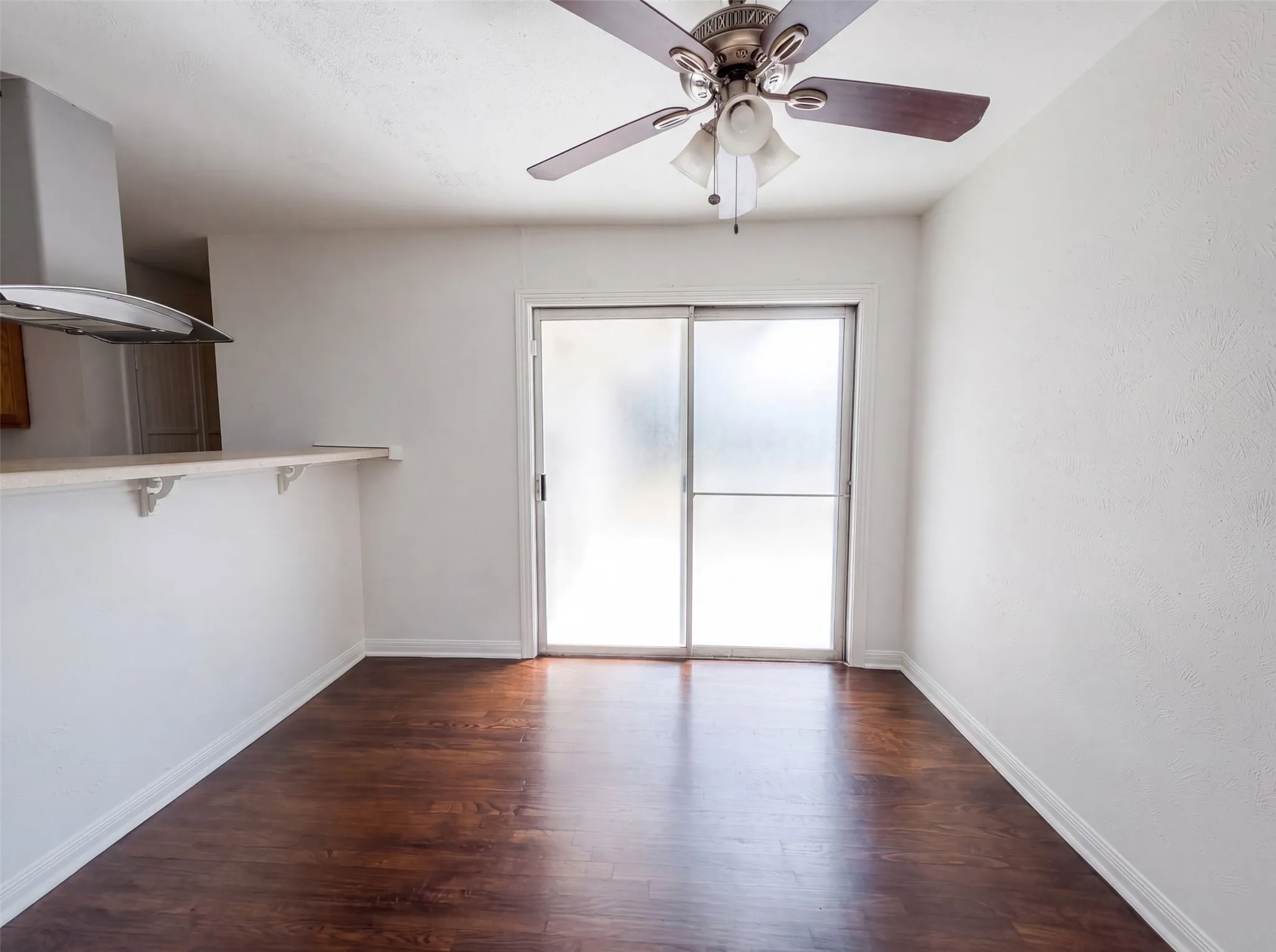 Single Family Residence For Sale in Hood County , 2901 Acton School Road, Granbury, Texas 76049, 3 Bedroom, 2 Bathroom, Garage spaces, 1,458 Sqft, built in 1960, mls#21340653, Real Estate Agent in Granbury, Homes For Sale in Hood county, Homes For Sale in Granbury, Realtor in Granbury Texas, Real Estate Brokerage Independent Realty Texas, Luminita Cordes Realtor
