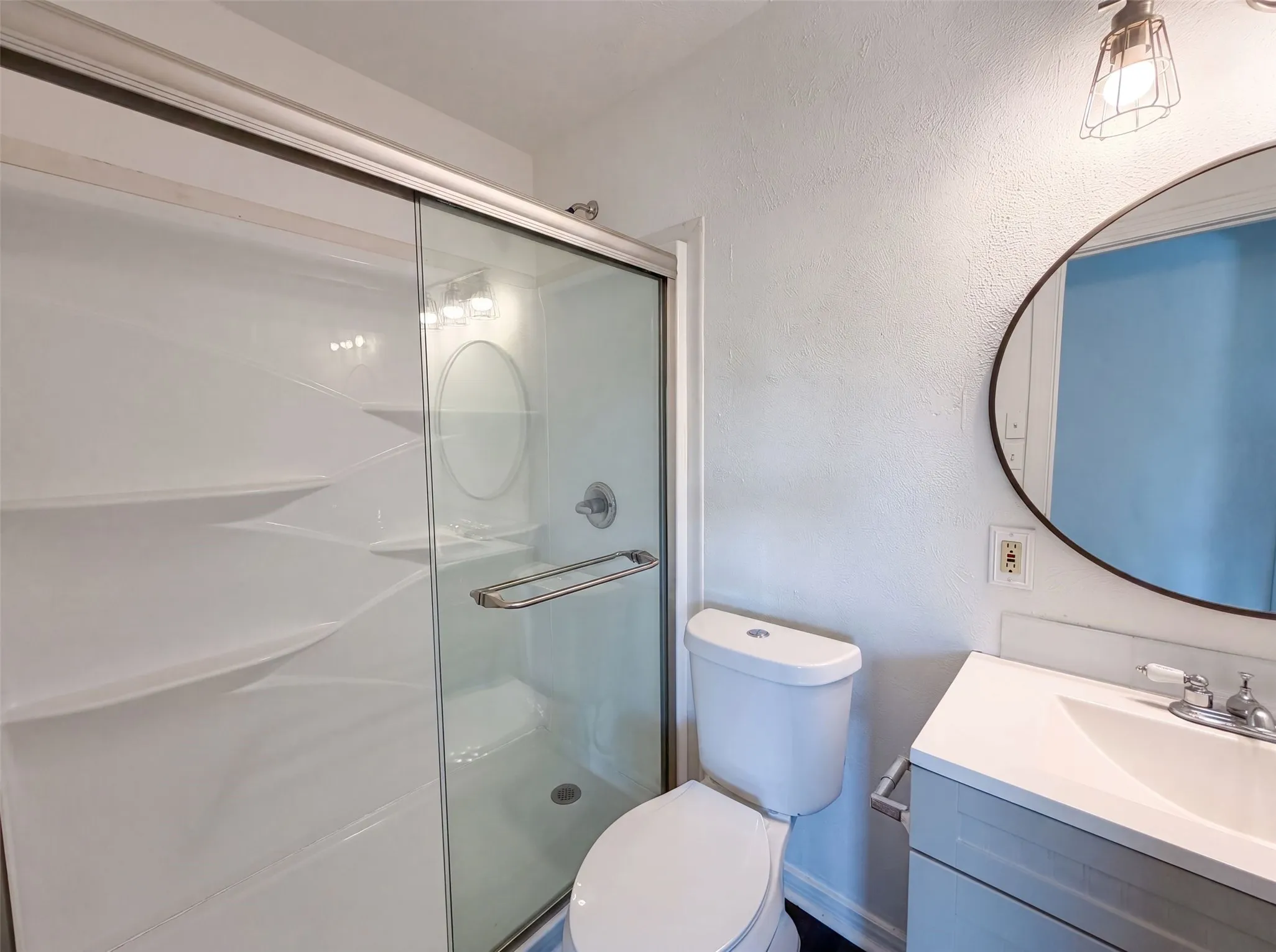 Single Family Residence For Sale in Hood County , 2901 Acton School Road, Granbury, Texas 76049, 3 Bedroom, 2 Bathroom, Garage spaces, 1,458 Sqft, built in 1960, mls#21340653, Real Estate Agent in Granbury, Homes For Sale in Hood county, Homes For Sale in Granbury, Realtor in Granbury Texas, Real Estate Brokerage Independent Realty Texas, Luminita Cordes Realtor