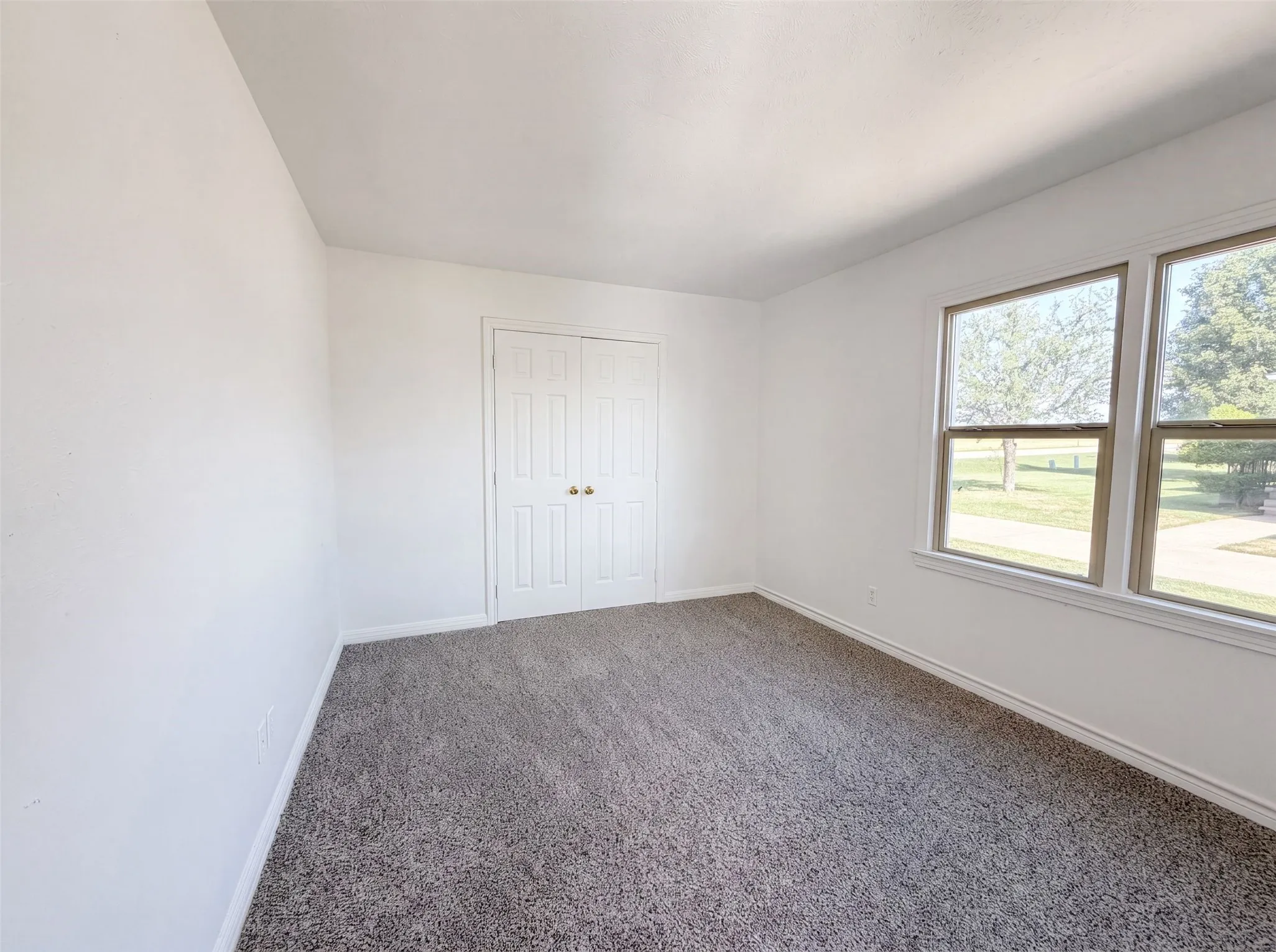 Single Family Residence For Sale in Hood County , 2901 Acton School Road, Granbury, Texas 76049, 3 Bedroom, 2 Bathroom, Garage spaces, 1,458 Sqft, built in 1960, mls#21340653, Real Estate Agent in Granbury, Homes For Sale in Hood county, Homes For Sale in Granbury, Realtor in Granbury Texas, Real Estate Brokerage Independent Realty Texas, Luminita Cordes Realtor