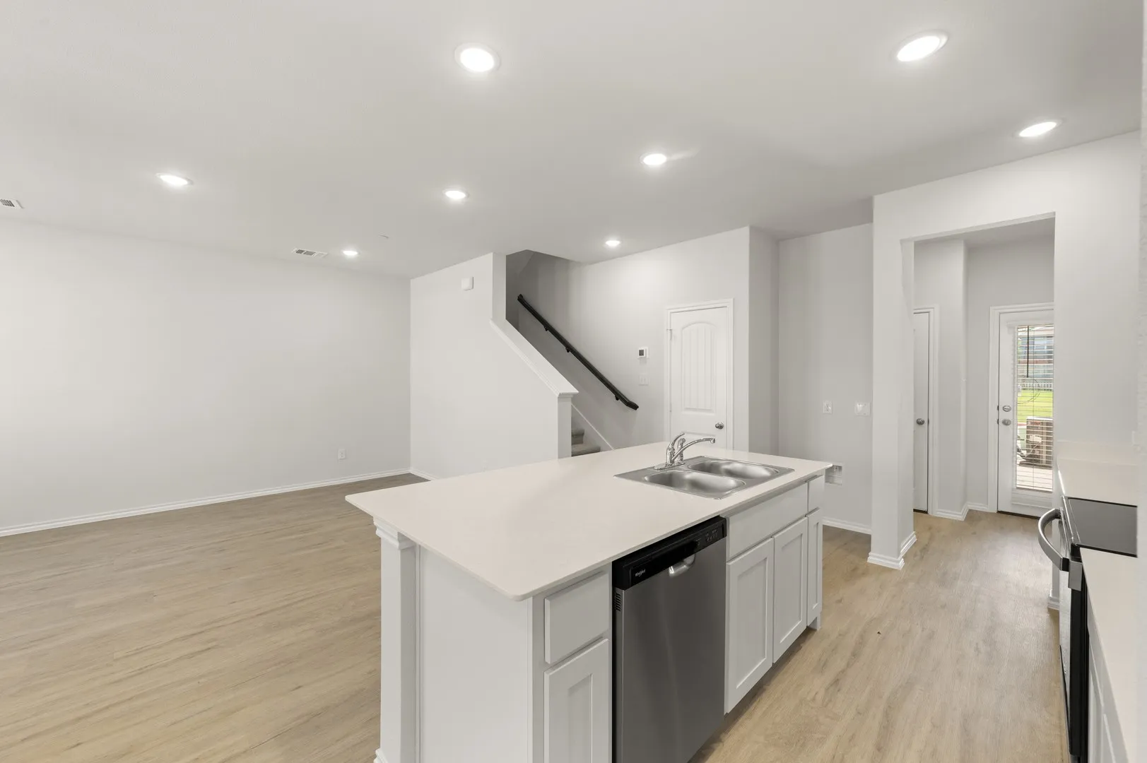 4502 Avion- Kitchen-5