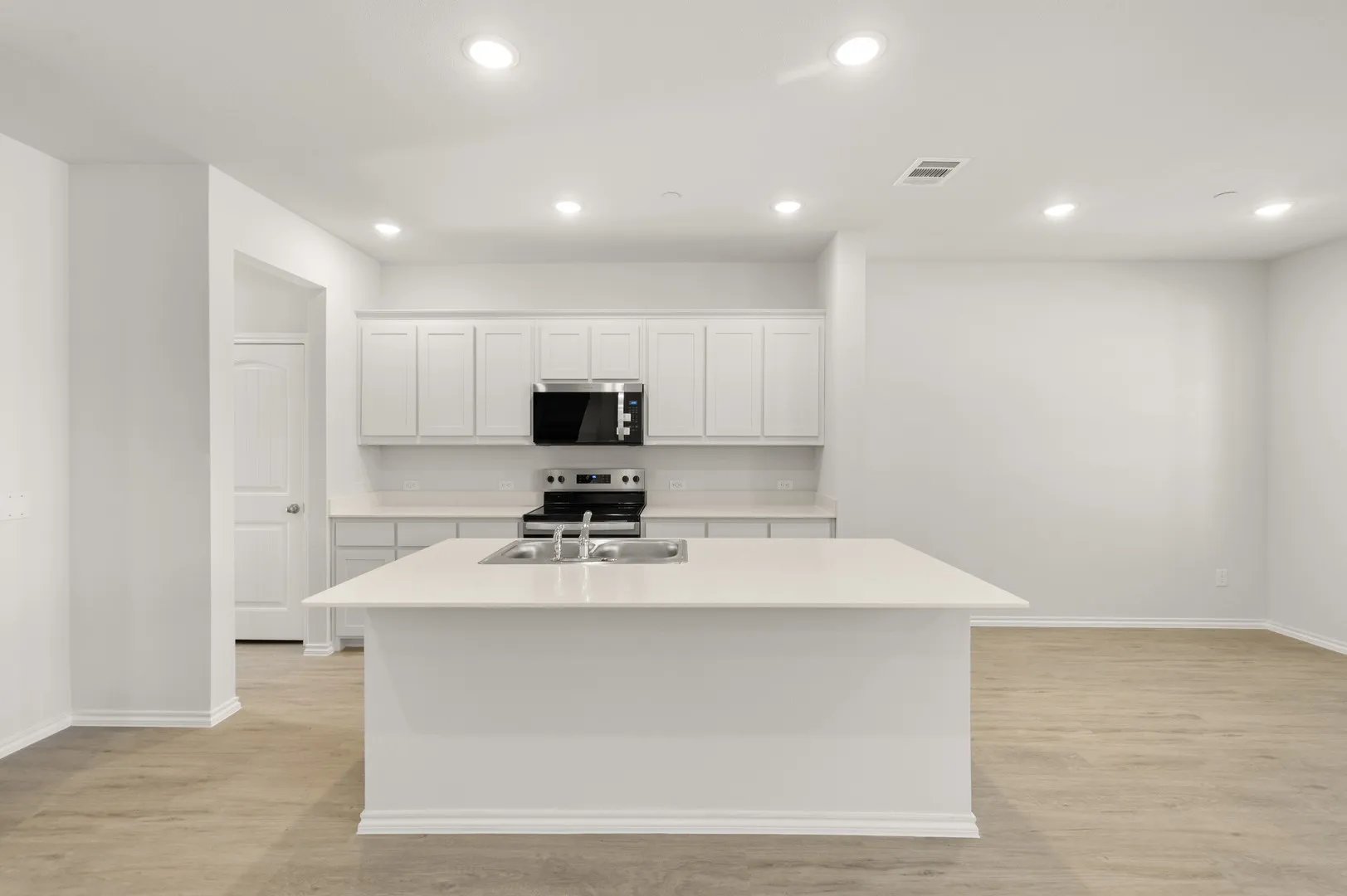 4502 Avion- Kitchen-2
