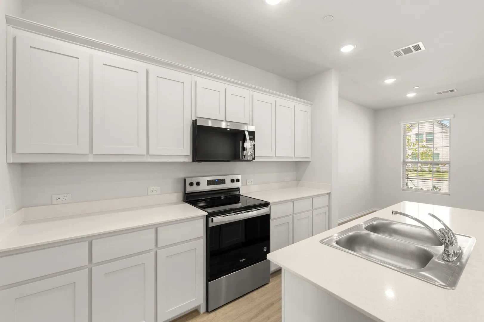 4502 Avion- Kitchen-3