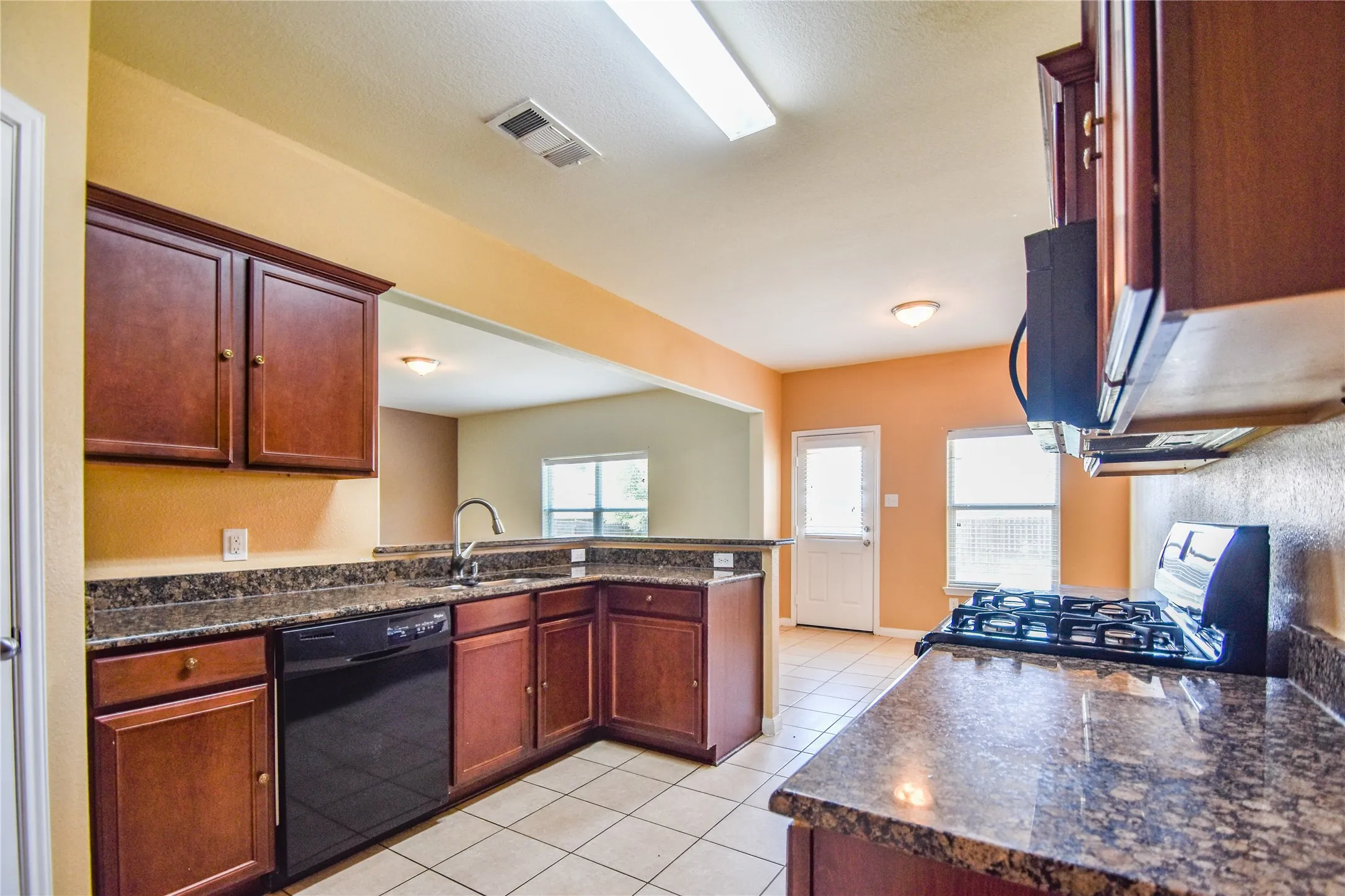 Single Family Residence For Rent in Tarrant County , 784 Keel Line Drive, Crowley, Texas 76036, 4 Bedroom, 3 Bathroom, 2 Garage spaces, 2,142 Sqft, built in 2012, mls#21340666, Real Estate Agent in Crowley, Homes For Rent in Tarrant county, Homes For Rent in Crowley, Realtor in Crowley Texas, Real Estate Brokerage Independent Realty Texas, Luminita Cordes Realtor