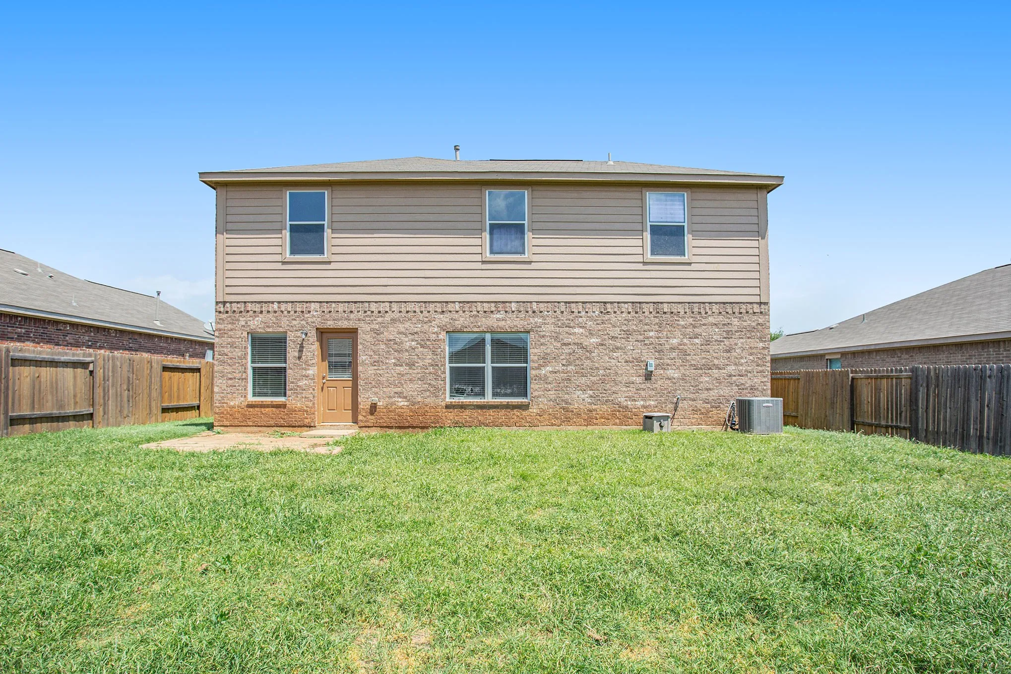 Single Family Residence For Rent in Tarrant County , 784 Keel Line Drive, Crowley, Texas 76036, 4 Bedroom, 3 Bathroom, 2 Garage spaces, 2,142 Sqft, built in 2012, mls#21340666, Real Estate Agent in Crowley, Homes For Rent in Tarrant county, Homes For Rent in Crowley, Realtor in Crowley Texas, Real Estate Brokerage Independent Realty Texas, Luminita Cordes Realtor