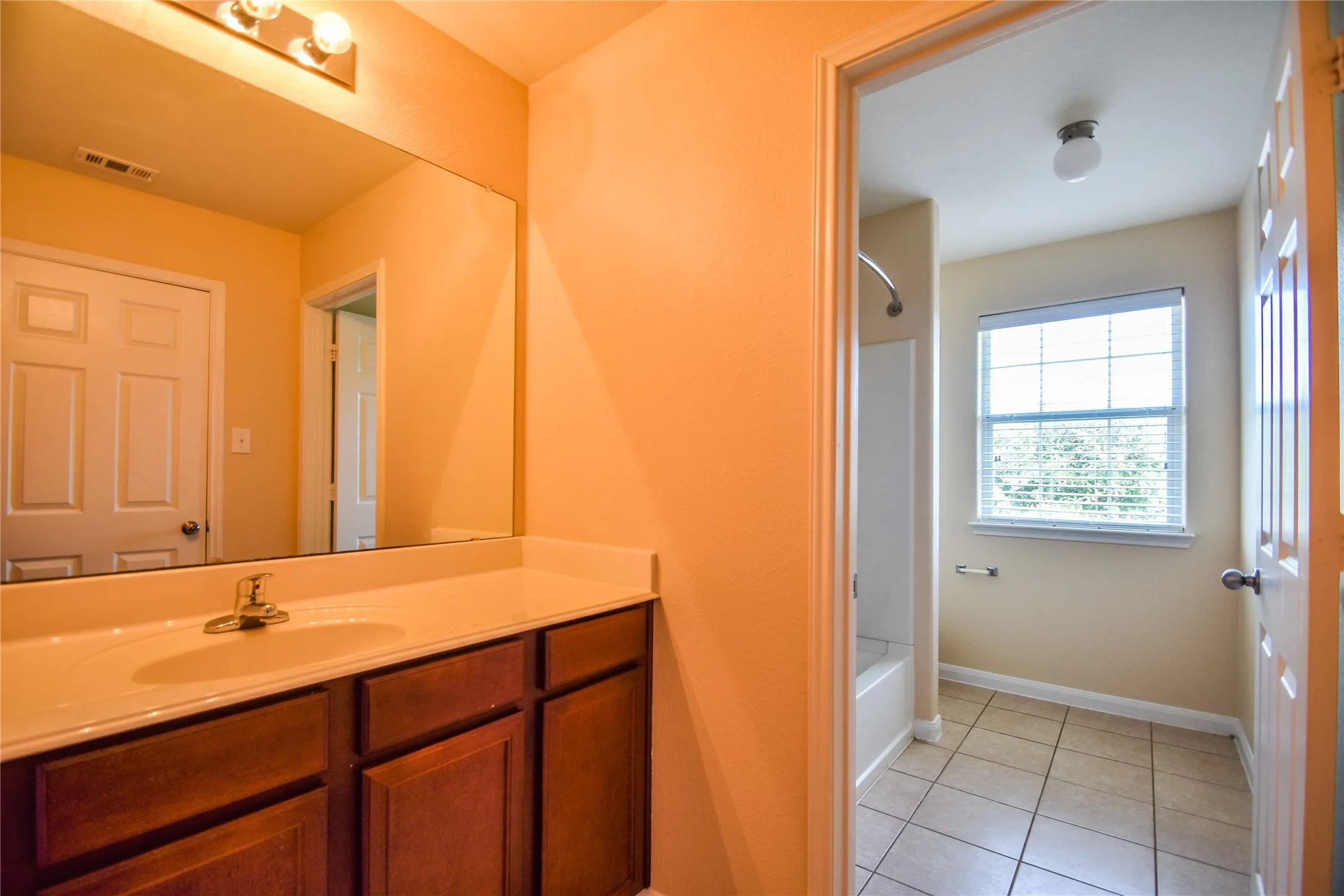 Single Family Residence For Rent in Tarrant County , 784 Keel Line Drive, Crowley, Texas 76036, 4 Bedroom, 3 Bathroom, 2 Garage spaces, 2,142 Sqft, built in 2012, mls#21340666, Real Estate Agent in Crowley, Homes For Rent in Tarrant county, Homes For Rent in Crowley, Realtor in Crowley Texas, Real Estate Brokerage Independent Realty Texas, Luminita Cordes Realtor