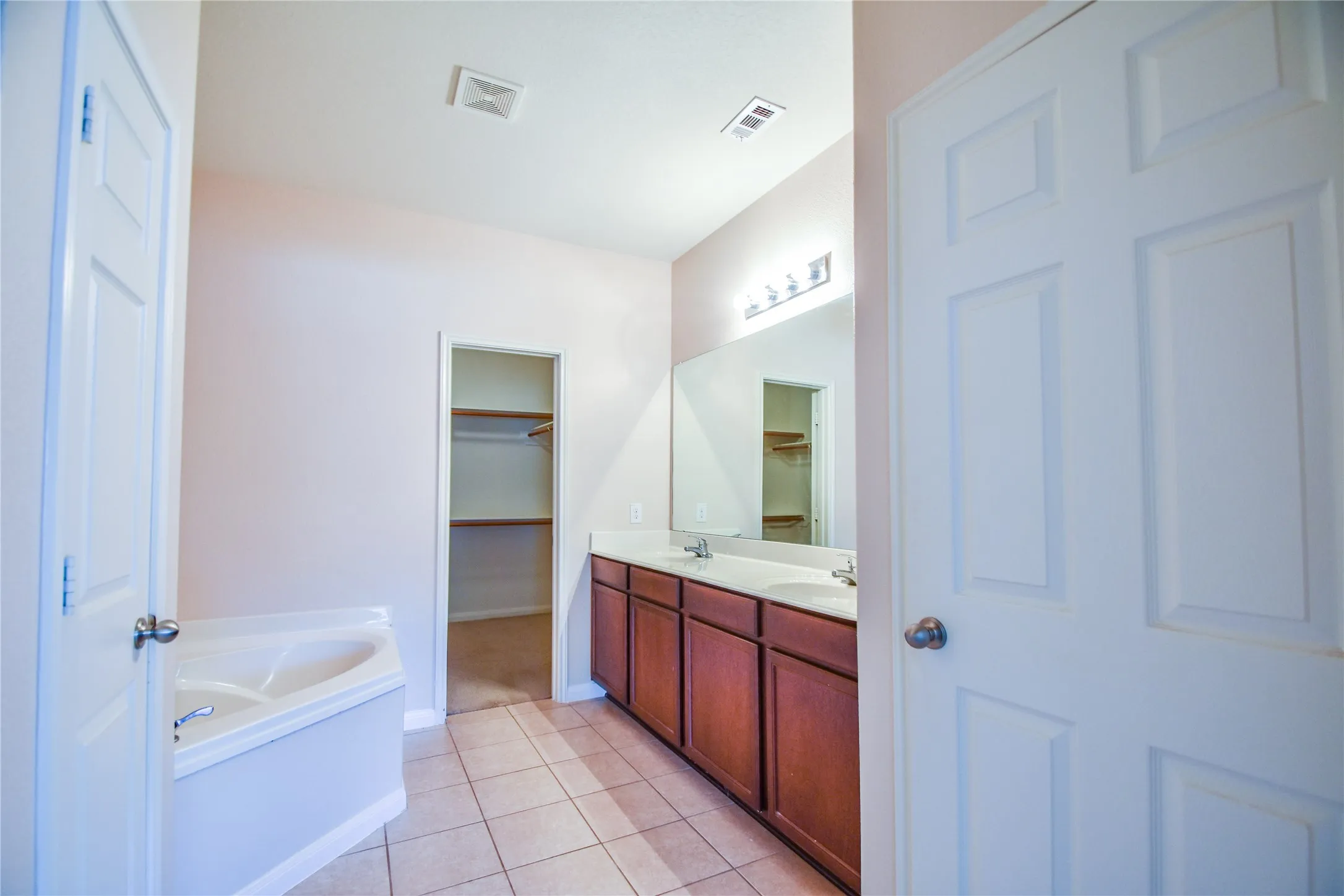 Single Family Residence For Rent in Tarrant County , 784 Keel Line Drive, Crowley, Texas 76036, 4 Bedroom, 3 Bathroom, 2 Garage spaces, 2,142 Sqft, built in 2012, mls#21340666, Real Estate Agent in Crowley, Homes For Rent in Tarrant county, Homes For Rent in Crowley, Realtor in Crowley Texas, Real Estate Brokerage Independent Realty Texas, Luminita Cordes Realtor