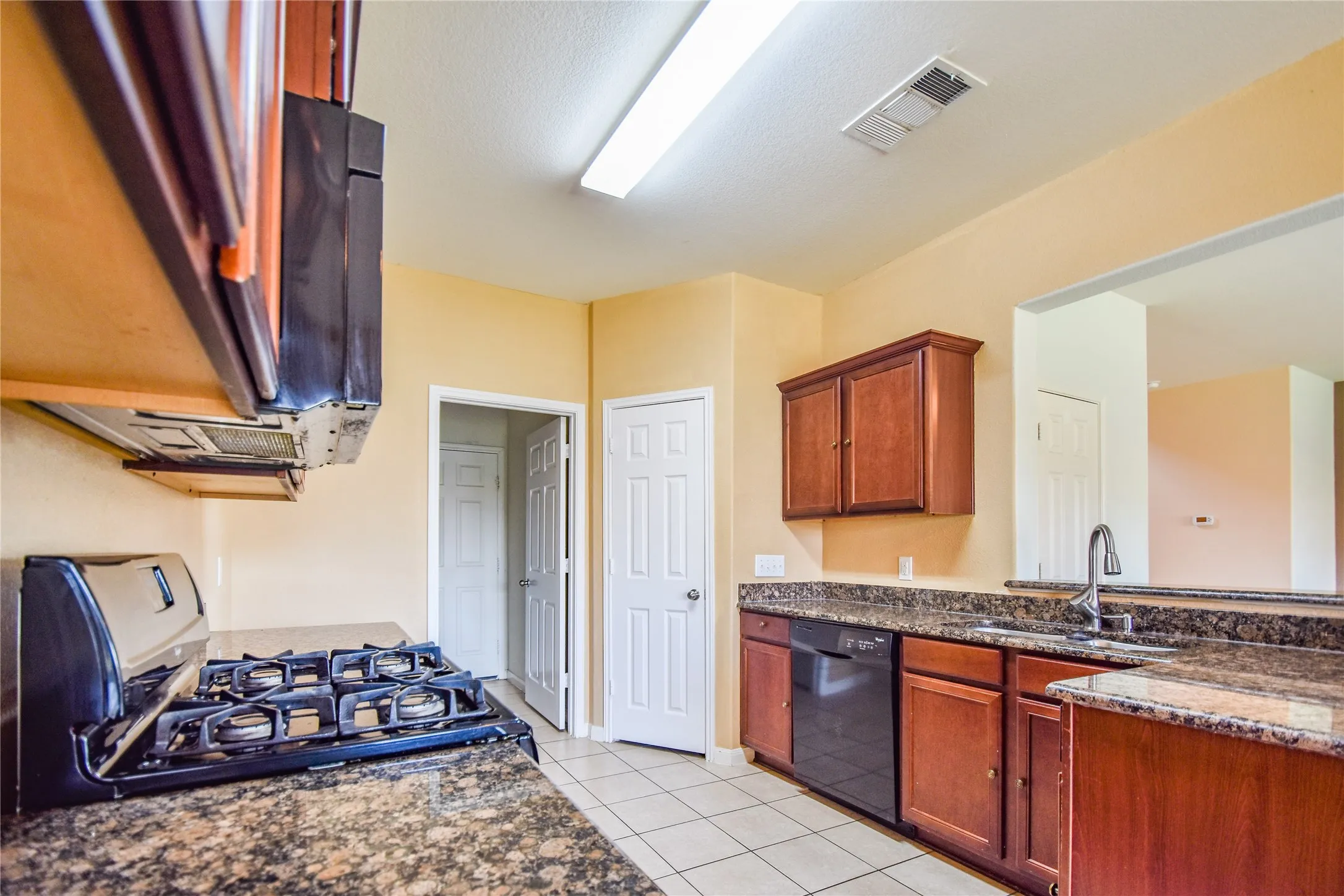 Single Family Residence For Rent in Tarrant County , 784 Keel Line Drive, Crowley, Texas 76036, 4 Bedroom, 3 Bathroom, 2 Garage spaces, 2,142 Sqft, built in 2012, mls#21340666, Real Estate Agent in Crowley, Homes For Rent in Tarrant county, Homes For Rent in Crowley, Realtor in Crowley Texas, Real Estate Brokerage Independent Realty Texas, Luminita Cordes Realtor