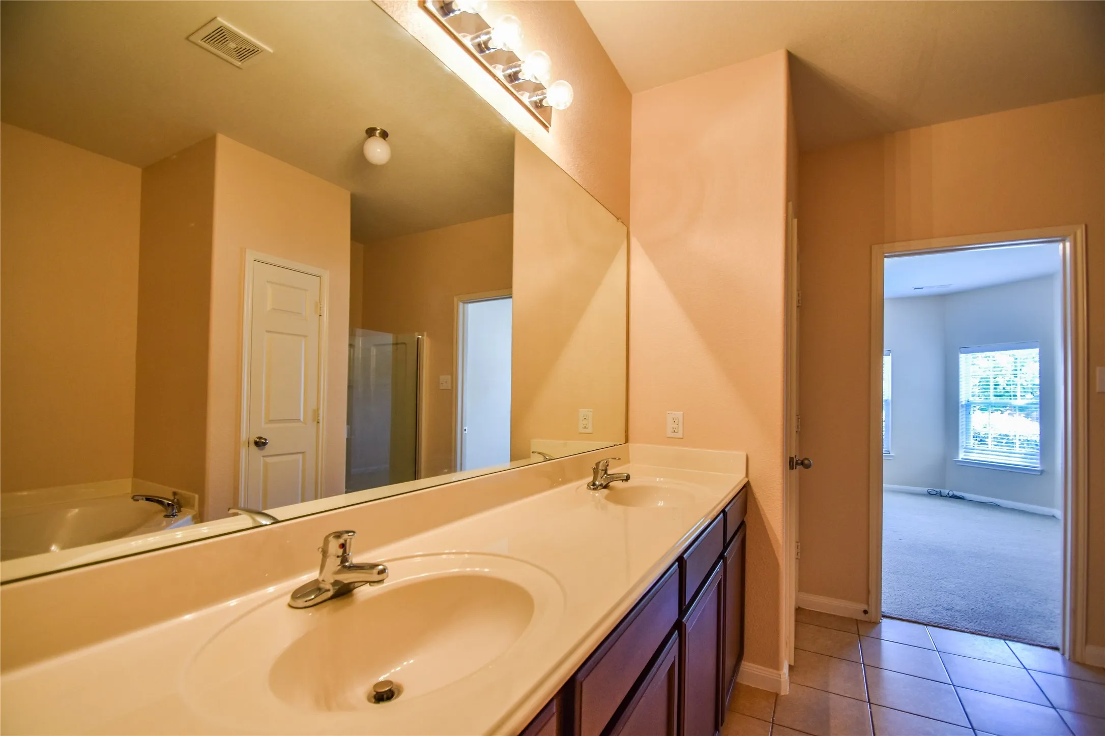 Single Family Residence For Rent in Tarrant County , 784 Keel Line Drive, Crowley, Texas 76036, 4 Bedroom, 3 Bathroom, 2 Garage spaces, 2,142 Sqft, built in 2012, mls#21340666, Real Estate Agent in Crowley, Homes For Rent in Tarrant county, Homes For Rent in Crowley, Realtor in Crowley Texas, Real Estate Brokerage Independent Realty Texas, Luminita Cordes Realtor