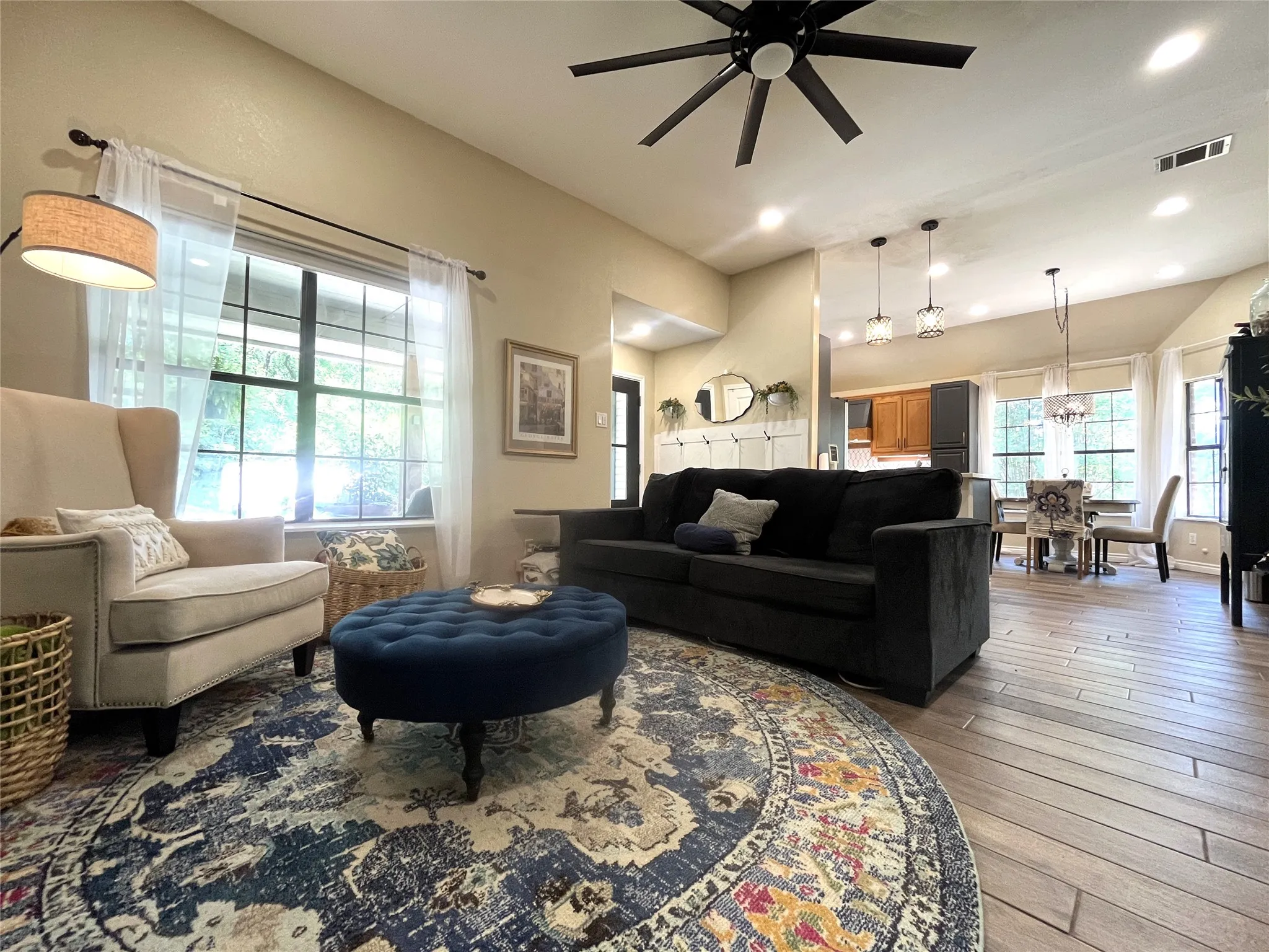 Single Family Residence For Sale in Ellis County , 1229 Epps Road, Palmer, Texas 75152, 3 Bedroom, 2 Bathroom, 2 Garage spaces, 1,470 Sqft, built in 2000, mls#21340223, Real Estate Agent in Palmer, Homes For Sale in Ellis county, Homes For Sale in Palmer, Realtor in Palmer Texas, Real Estate Brokerage Independent Realty Texas, Luminita Cordes Realtor