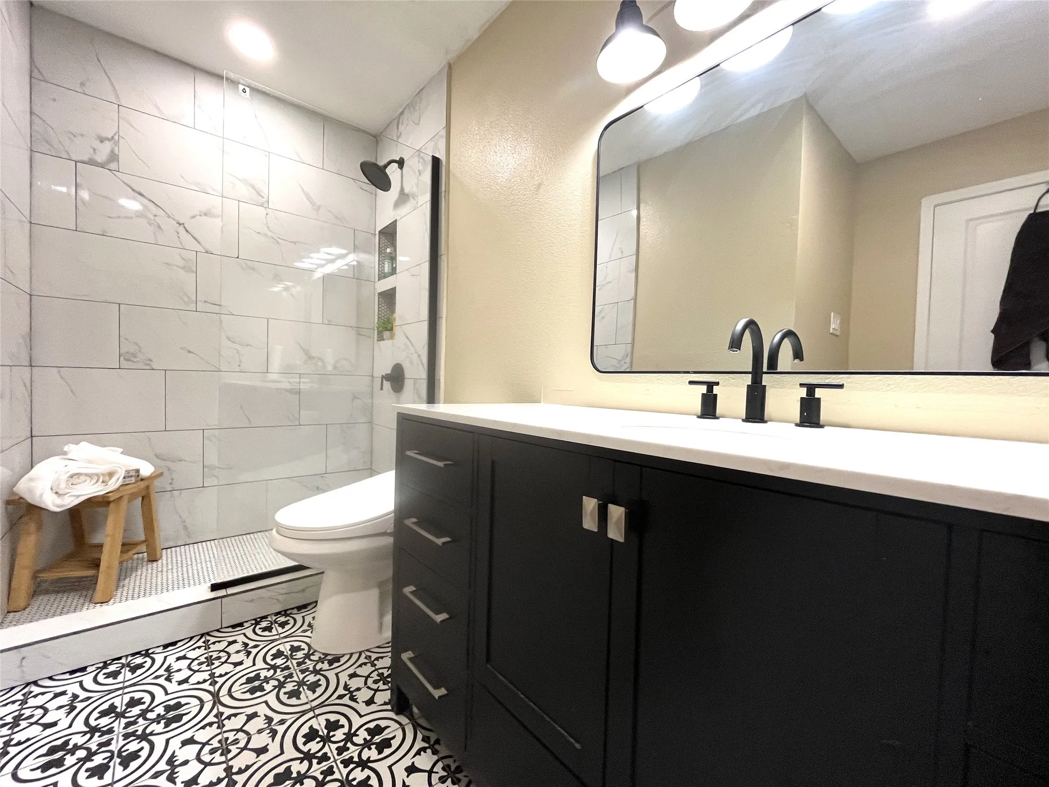 Single Family Residence For Sale in Ellis County , 1229 Epps Road, Palmer, Texas 75152, 3 Bedroom, 2 Bathroom, 2 Garage spaces, 1,470 Sqft, built in 2000, mls#21340223, Real Estate Agent in Palmer, Homes For Sale in Ellis county, Homes For Sale in Palmer, Realtor in Palmer Texas, Real Estate Brokerage Independent Realty Texas, Luminita Cordes Realtor