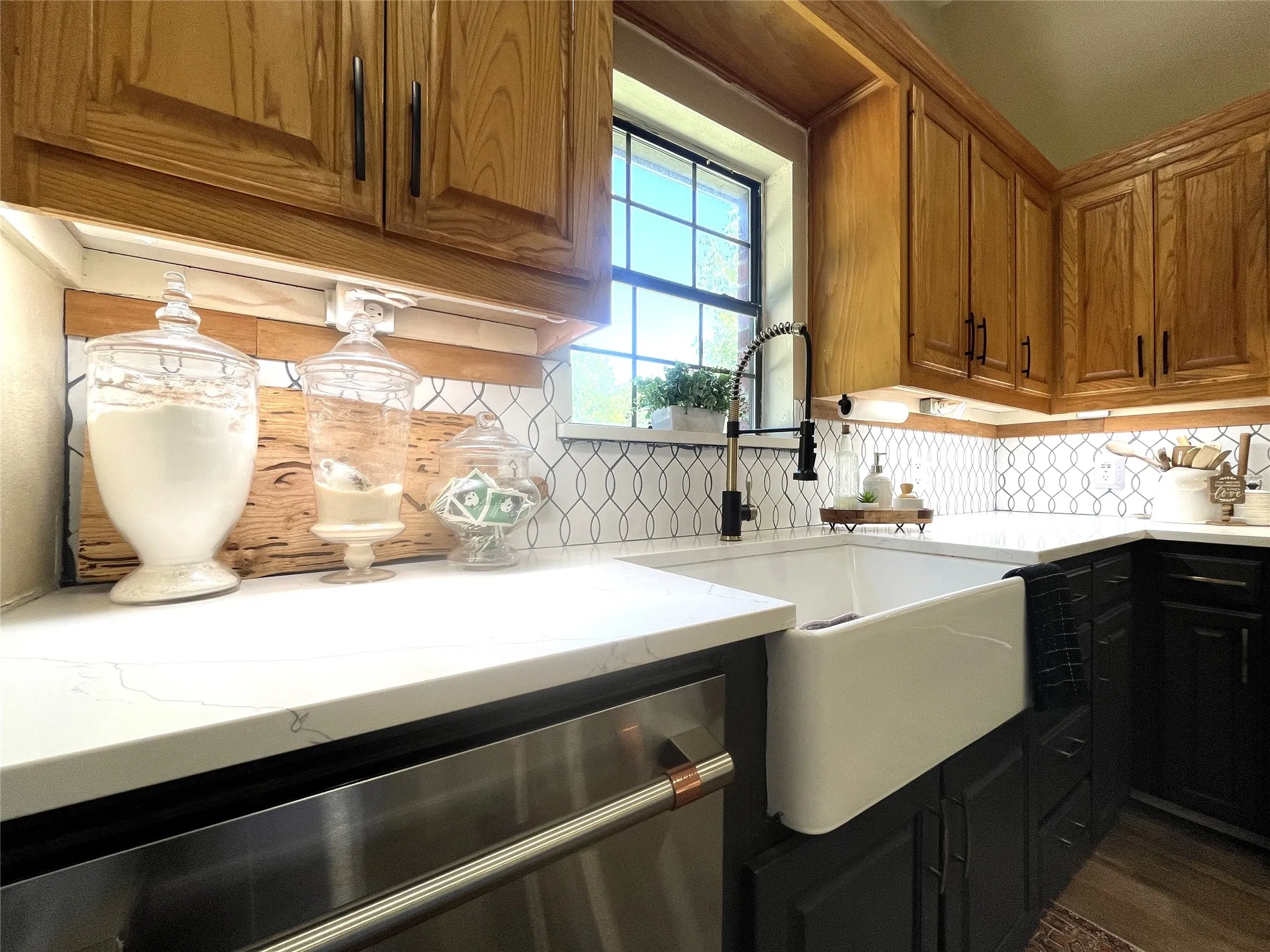 Single Family Residence For Sale in Ellis County , 1229 Epps Road, Palmer, Texas 75152, 3 Bedroom, 2 Bathroom, 2 Garage spaces, 1,470 Sqft, built in 2000, mls#21340223, Real Estate Agent in Palmer, Homes For Sale in Ellis county, Homes For Sale in Palmer, Realtor in Palmer Texas, Real Estate Brokerage Independent Realty Texas, Luminita Cordes Realtor