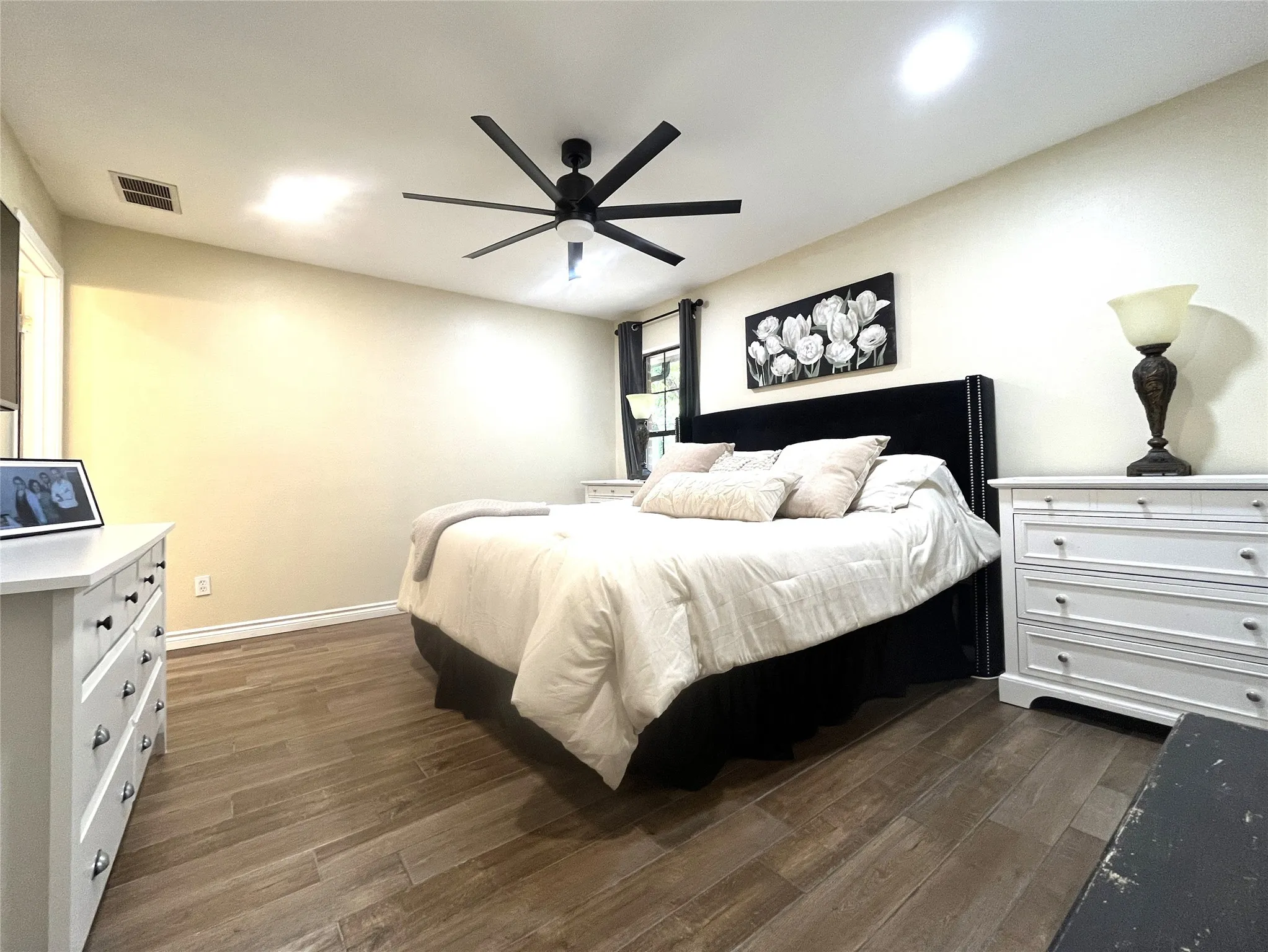 Single Family Residence For Sale in Ellis County , 1229 Epps Road, Palmer, Texas 75152, 3 Bedroom, 2 Bathroom, 2 Garage spaces, 1,470 Sqft, built in 2000, mls#21340223, Real Estate Agent in Palmer, Homes For Sale in Ellis county, Homes For Sale in Palmer, Realtor in Palmer Texas, Real Estate Brokerage Independent Realty Texas, Luminita Cordes Realtor
