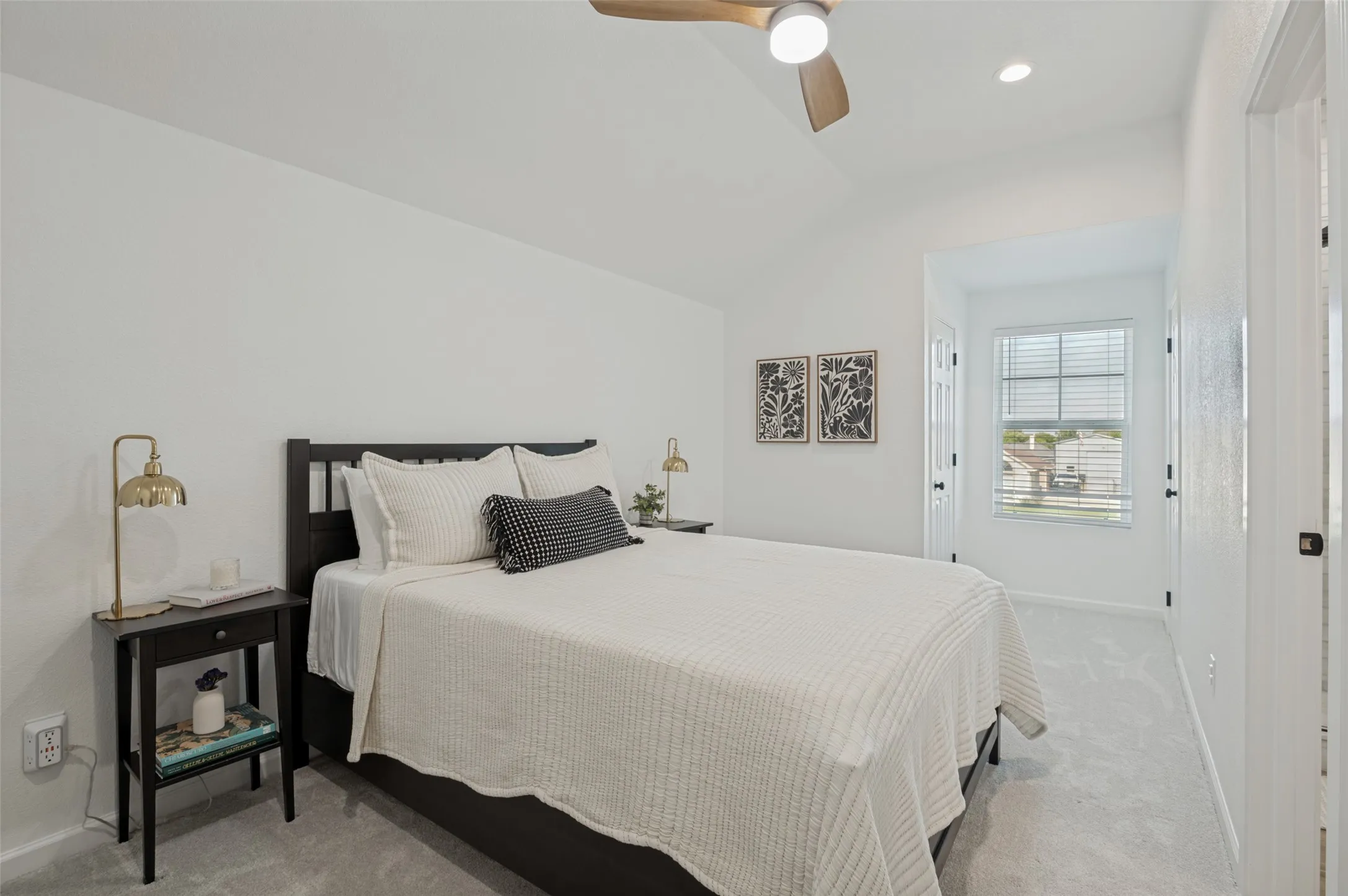 Single Family Residence For Sale in Ellis County , 5610 Niagara Court, Midlothian, Texas 76065, 4 Bedrooms, 3 Bathrooms, 2 Garage spaces, 2,678 Sqft, built in 2004, Price $665,000, mls#21316057, Real Estate Agent in Midlothian, Homes For Sale in Ellis county, Homes For Sale in Midlothian, Realtor in Midlothian Texas, Real Estate Brokerage Independent Realty Texas, Luminita Cordes Realtor
