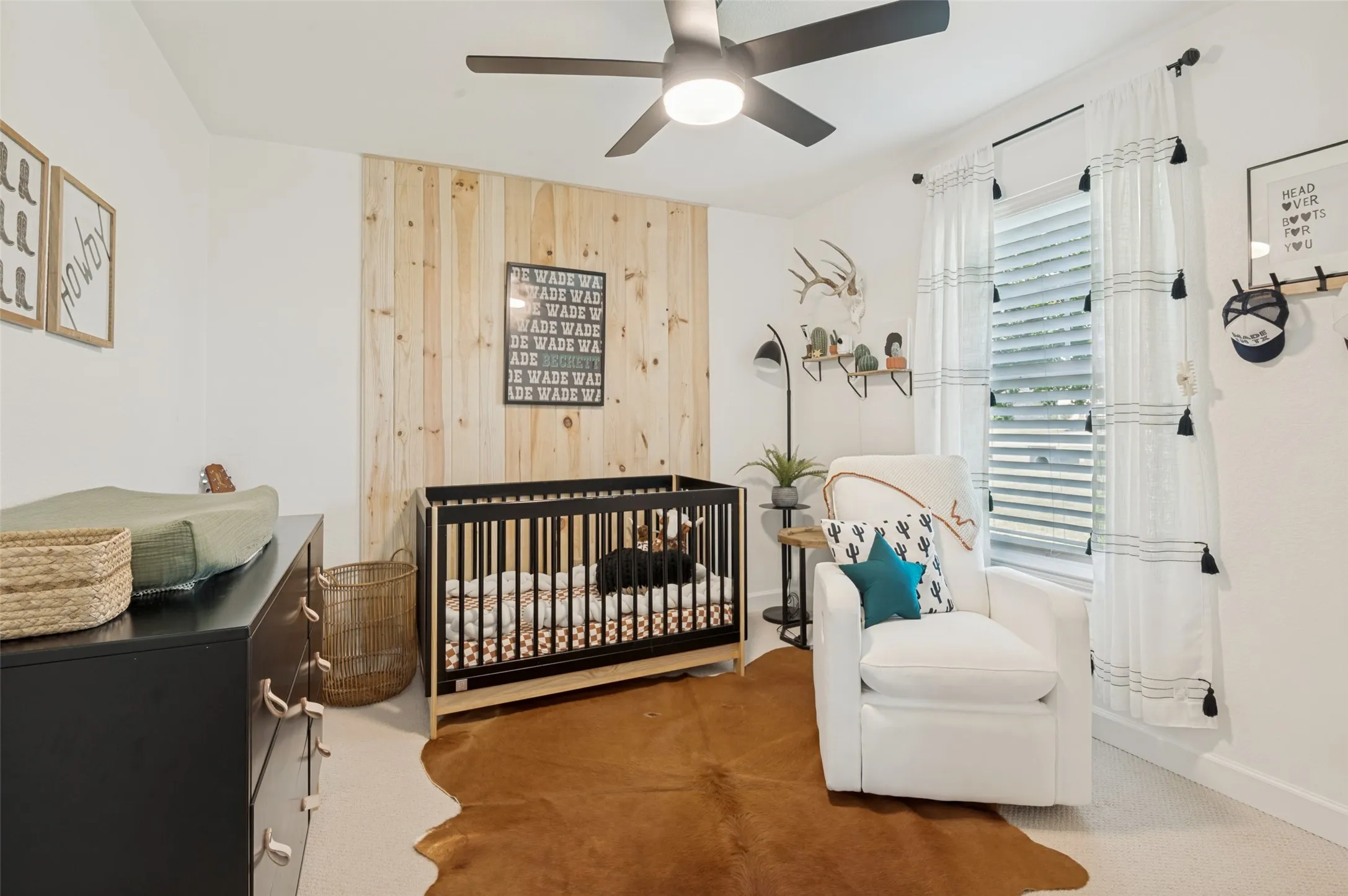 Single Family Residence For Sale in Ellis County , 5610 Niagara Court, Midlothian, Texas 76065, 4 Bedrooms, 3 Bathrooms, 2 Garage spaces, 2,678 Sqft, built in 2004, Price $665,000, mls#21316057, Real Estate Agent in Midlothian, Homes For Sale in Ellis county, Homes For Sale in Midlothian, Realtor in Midlothian Texas, Real Estate Brokerage Independent Realty Texas, Luminita Cordes Realtor