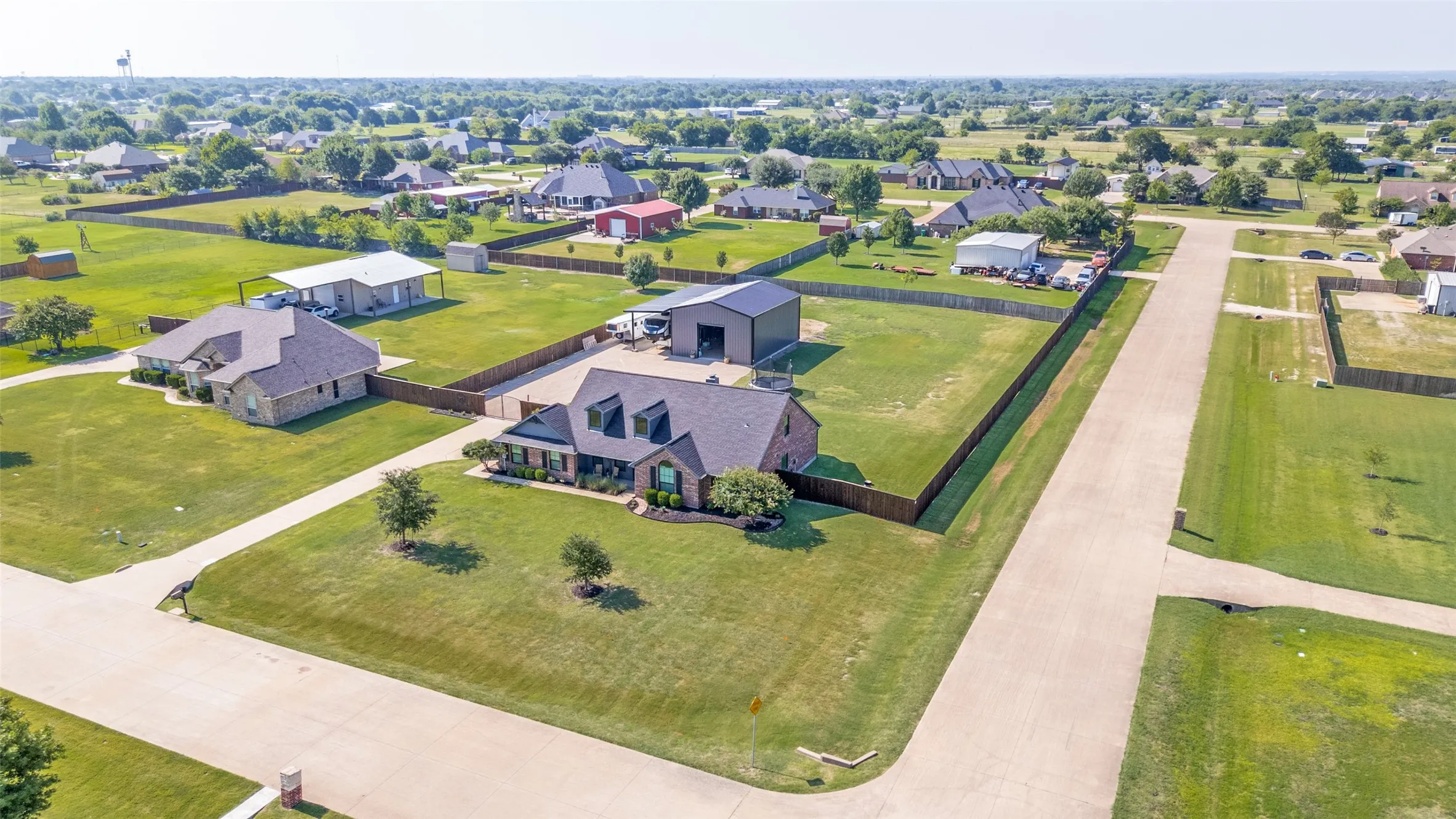 Single Family Residence For Sale in Ellis County , 5610 Niagara Court, Midlothian, Texas 76065, 4 Bedrooms, 3 Bathrooms, 2 Garage spaces, 2,678 Sqft, built in 2004, Price $665,000, mls#21316057, Real Estate Agent in Midlothian, Homes For Sale in Ellis county, Homes For Sale in Midlothian, Realtor in Midlothian Texas, Real Estate Brokerage Independent Realty Texas, Luminita Cordes Realtor