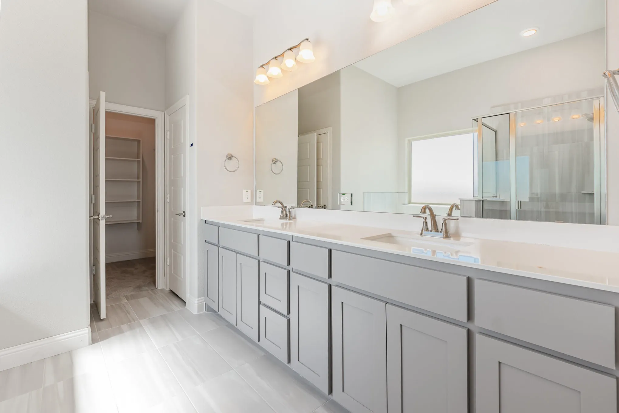 Single Family Residence For Sale in Ellis County , 610 Crystal Lake Lane, Red Oak, Texas 75154, 4 Bedroom, 3 Bathroom, 3 Garage spaces, 3,226 Sqft, built in 2025, mls#21340683, Real Estate Agent in Red Oak, Homes For Sale in Ellis county, Homes For Sale in Red Oak, Realtor in Red Oak Texas, Real Estate Brokerage Independent Realty Texas, Luminita Cordes Realtor