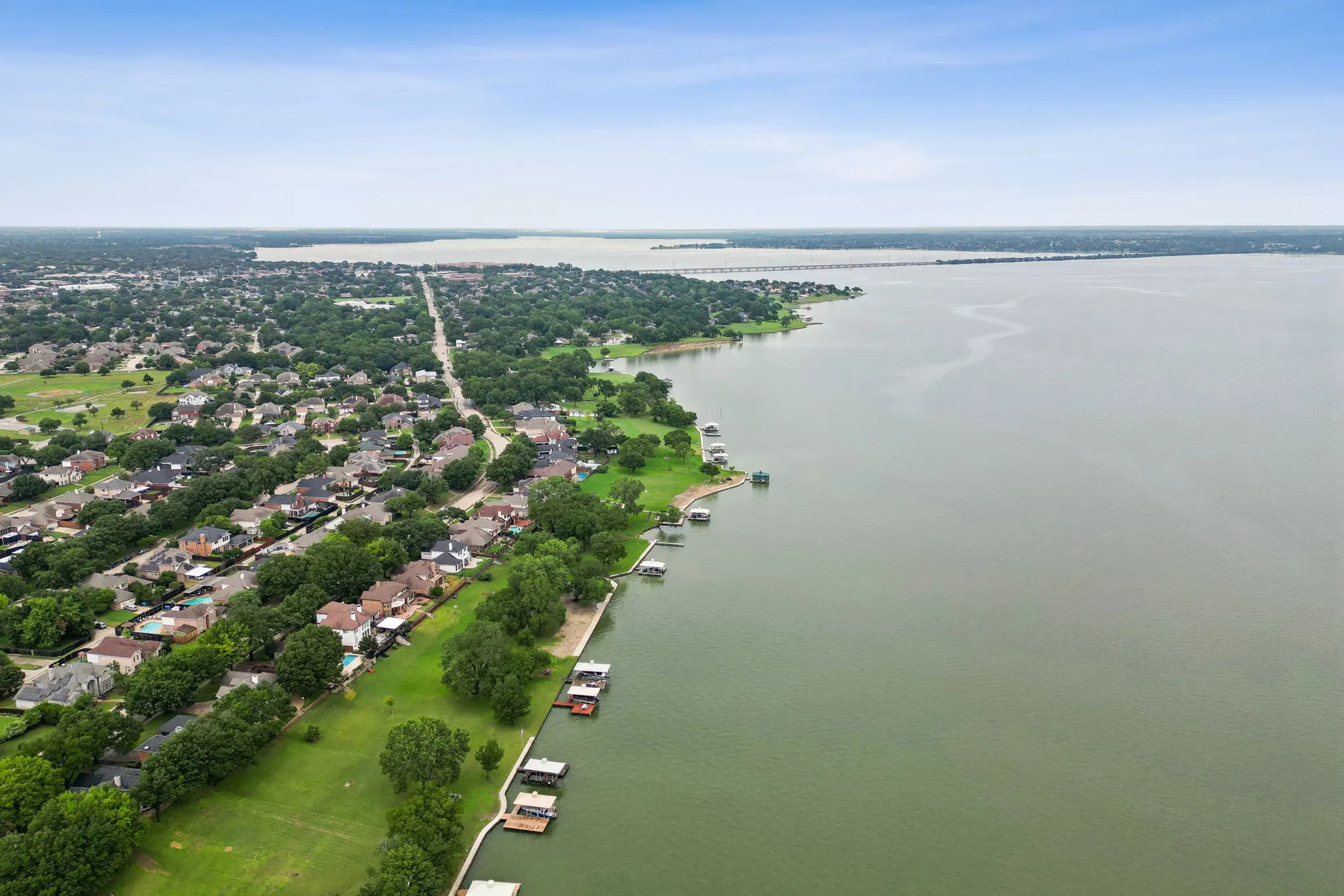 Single Family Residence For Sale in Rockwall County , 4414 Scenic Drive, Rowlett, Texas 75088, 3 Bedroom, 3 Bathroom, 2 Garage spaces, 2,509 Sqft, built in 1989, mls#21334804, Real Estate Agent in Rowlett, Homes For Sale in Rockwall county, Homes For Sale in Rowlett, Realtor in Rowlett Texas, Real Estate Brokerage Independent Realty Texas, Luminita Cordes Realtor
