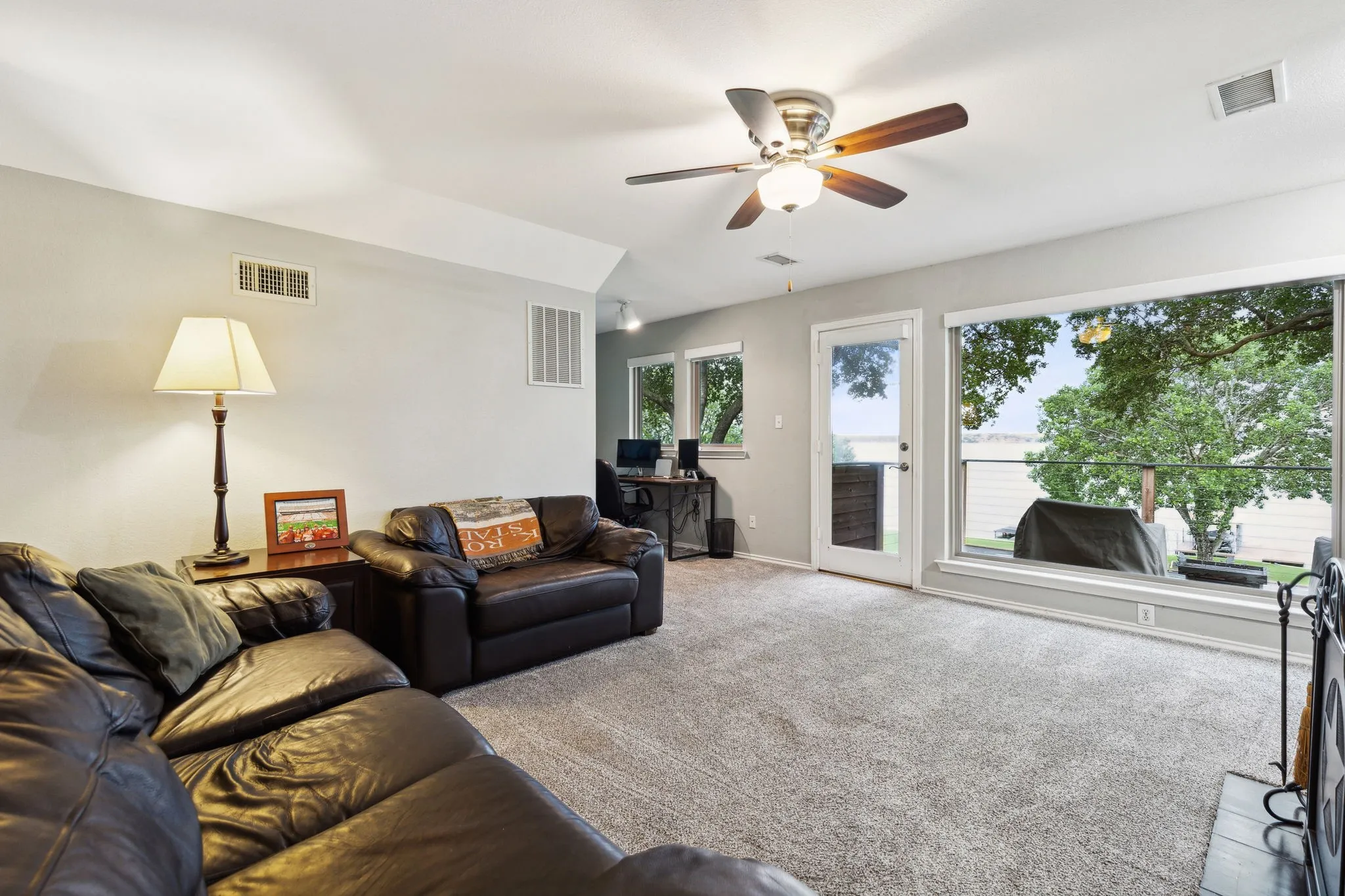 Single Family Residence For Sale in Rockwall County , 4414 Scenic Drive, Rowlett, Texas 75088, 3 Bedroom, 3 Bathroom, 2 Garage spaces, 2,509 Sqft, built in 1989, mls#21334804, Real Estate Agent in Rowlett, Homes For Sale in Rockwall county, Homes For Sale in Rowlett, Realtor in Rowlett Texas, Real Estate Brokerage Independent Realty Texas, Luminita Cordes Realtor