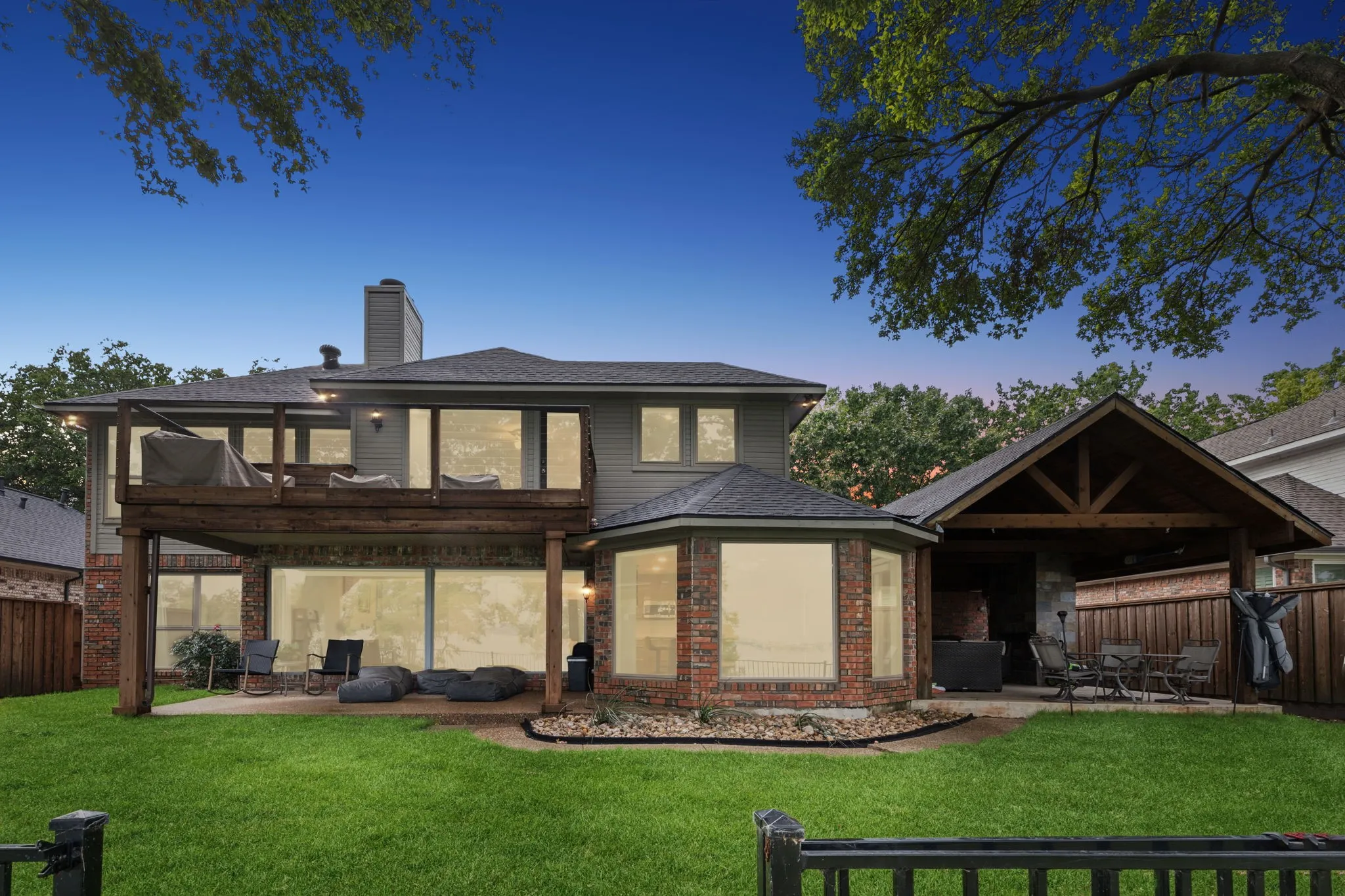 Single Family Residence For Sale in Rockwall County , 4414 Scenic Drive, Rowlett, Texas 75088, 3 Bedroom, 3 Bathroom, 2 Garage spaces, 2,509 Sqft, built in 1989, mls#21334804, Real Estate Agent in Rowlett, Homes For Sale in Rockwall county, Homes For Sale in Rowlett, Realtor in Rowlett Texas, Real Estate Brokerage Independent Realty Texas, Luminita Cordes Realtor