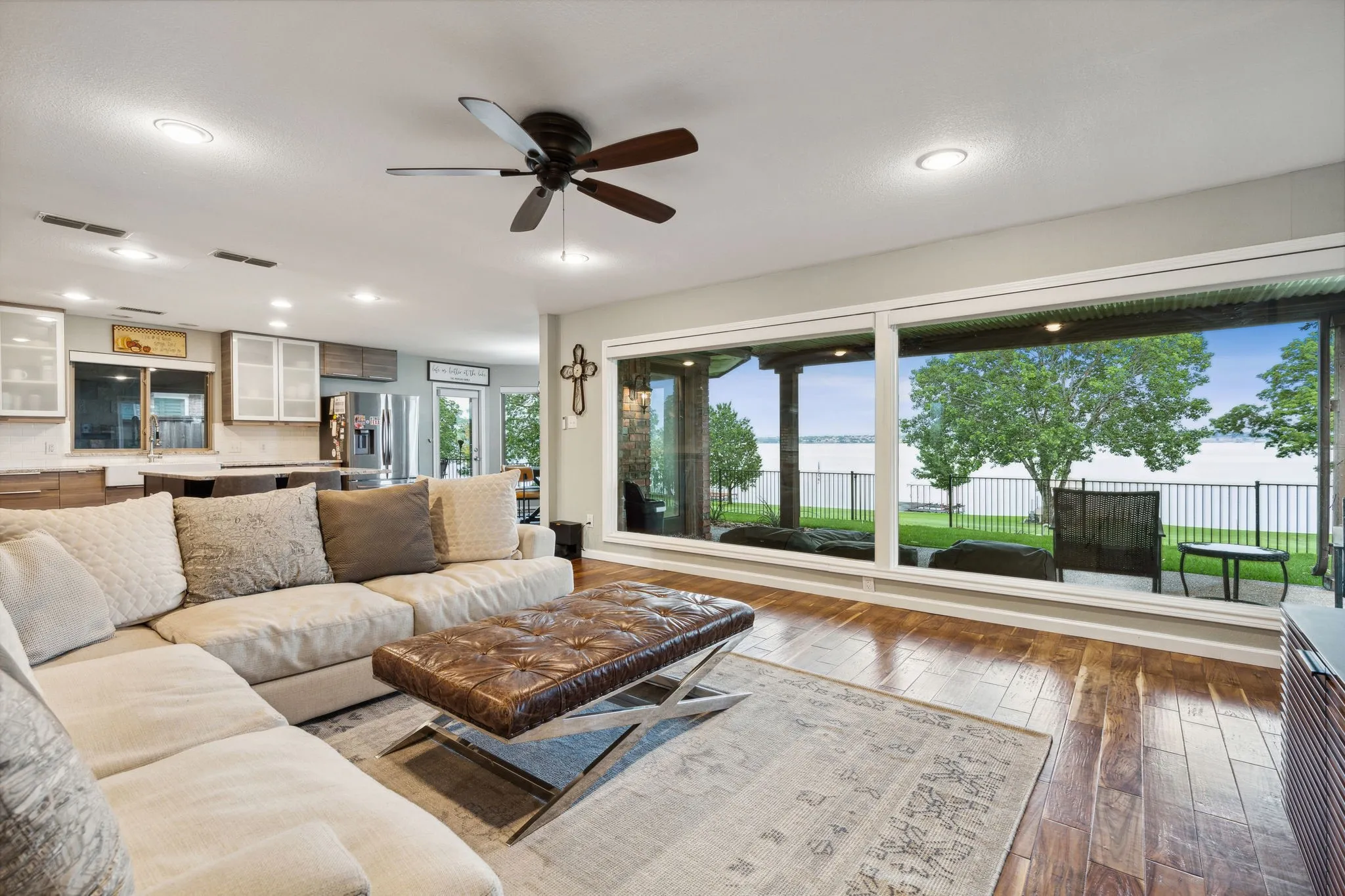 Single Family Residence For Sale in Rockwall County , 4414 Scenic Drive, Rowlett, Texas 75088, 3 Bedroom, 3 Bathroom, 2 Garage spaces, 2,509 Sqft, built in 1989, mls#21334804, Real Estate Agent in Rowlett, Homes For Sale in Rockwall county, Homes For Sale in Rowlett, Realtor in Rowlett Texas, Real Estate Brokerage Independent Realty Texas, Luminita Cordes Realtor
