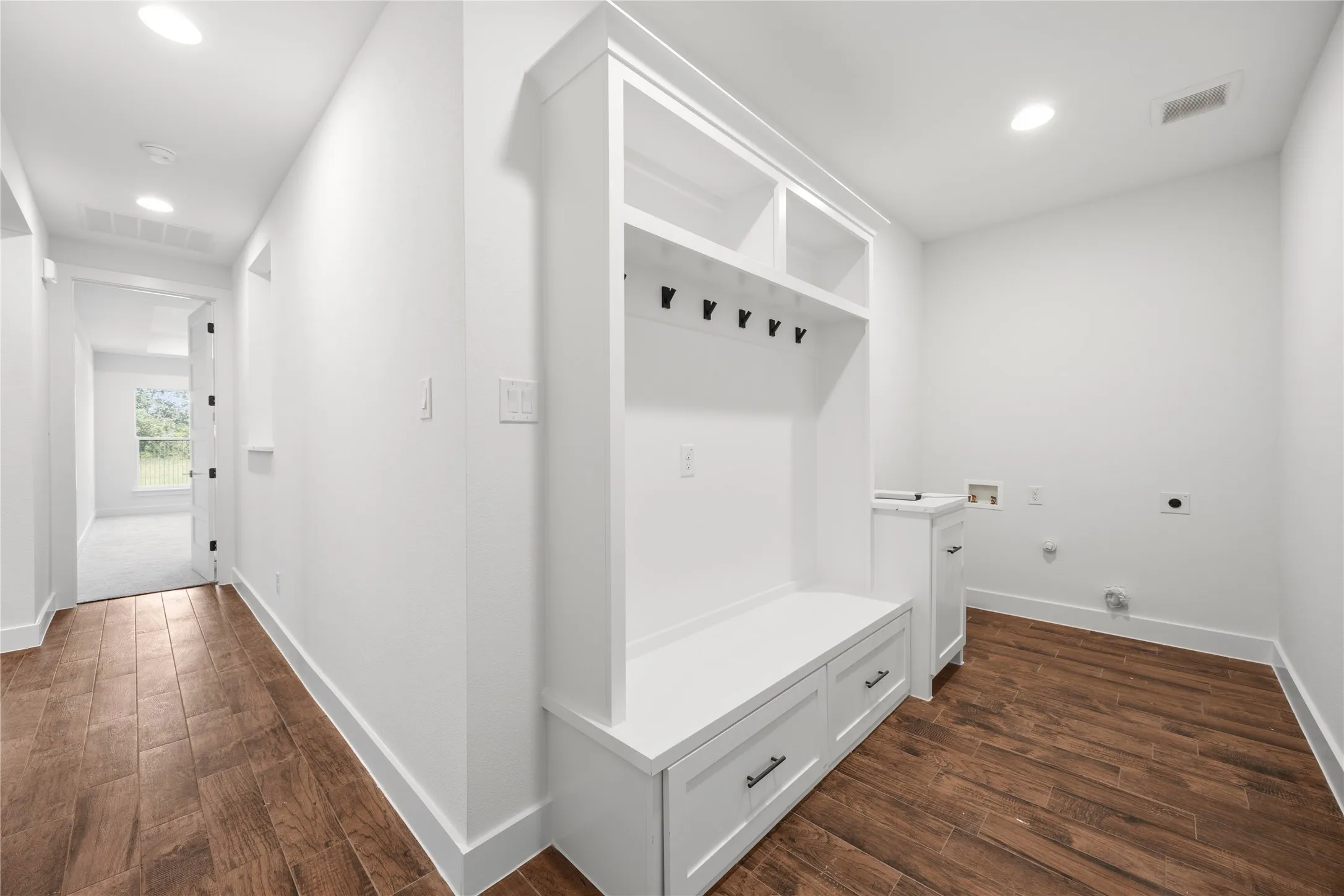 Single Family Residence For Sale in Tarrant County , 7203 Harris Place, Arlington, Texas 76001, 4 Bedroom, 4 Bathroom, 3 Garage spaces, 2,591 Sqft, built in 2026, mls#21340686, Real Estate Agent in Arlington, Homes For Sale in Tarrant county, Homes For Sale in Arlington, Realtor in Arlington Texas, Real Estate Brokerage Independent Realty Texas, Luminita Cordes Realtor