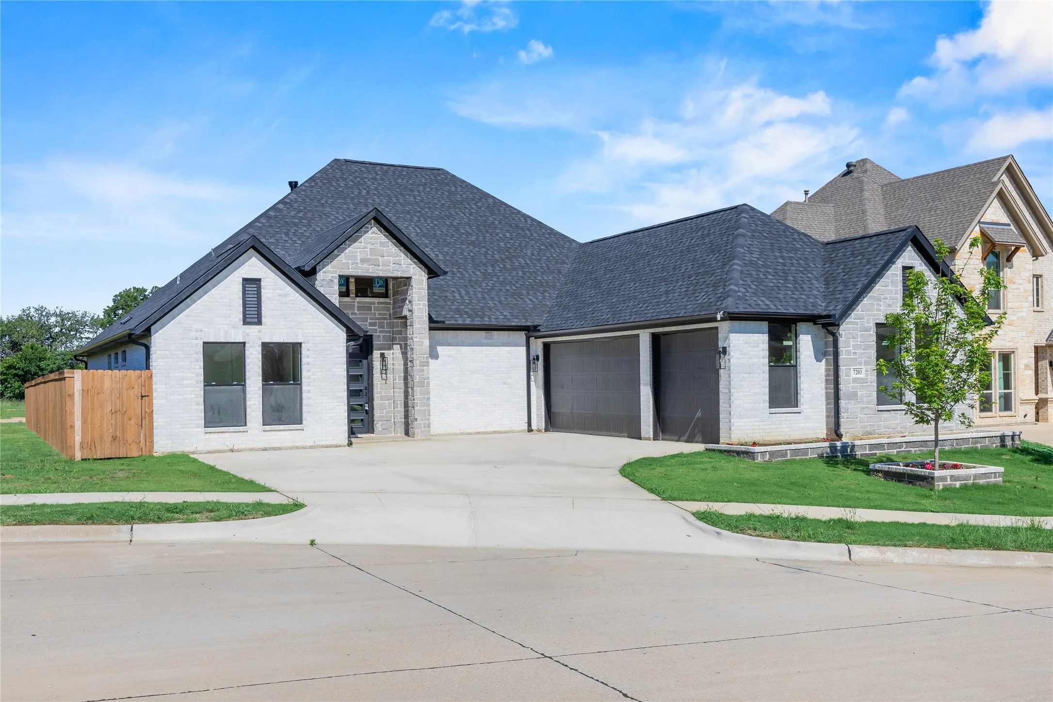 Single Family Residence For Sale in Tarrant County , 7203 Harris Place, Arlington, Texas 76001, 4 Bedroom, 4 Bathroom, 3 Garage spaces, 2,591 Sqft, built in 2026, mls#21340686, Real Estate Agent in Arlington, Homes For Sale in Tarrant county, Homes For Sale in Arlington, Realtor in Arlington Texas, Real Estate Brokerage Independent Realty Texas, Luminita Cordes Realtor