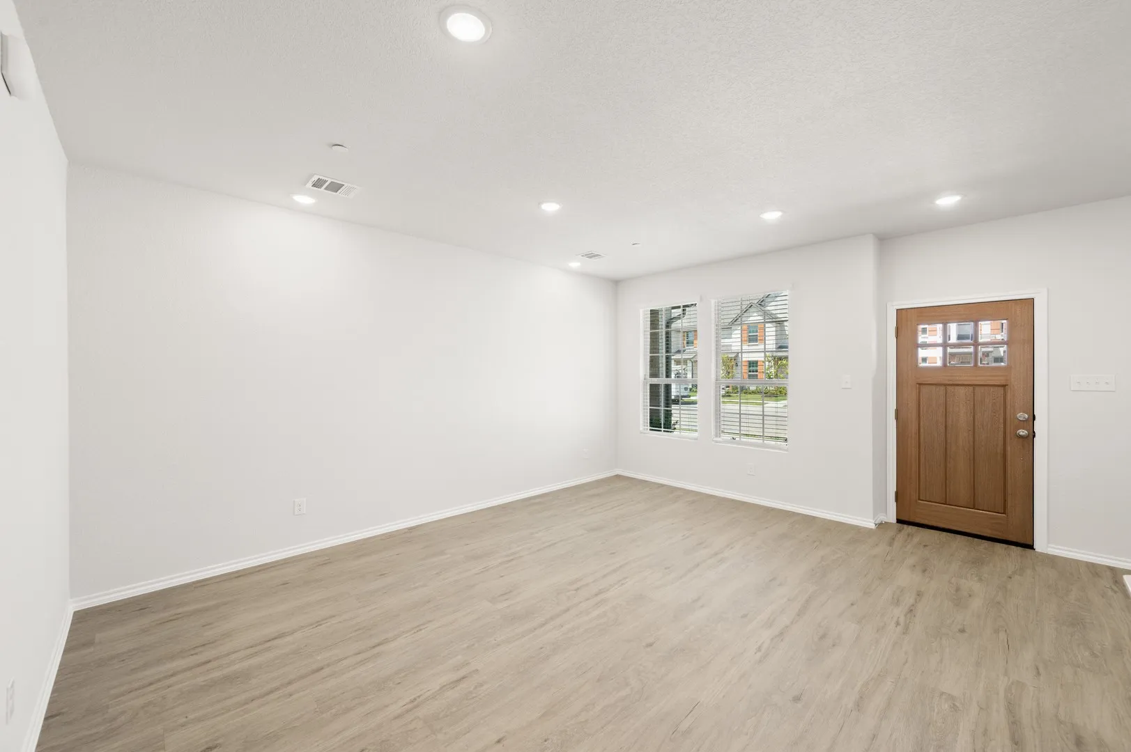 4506 Avion- Living Room-3