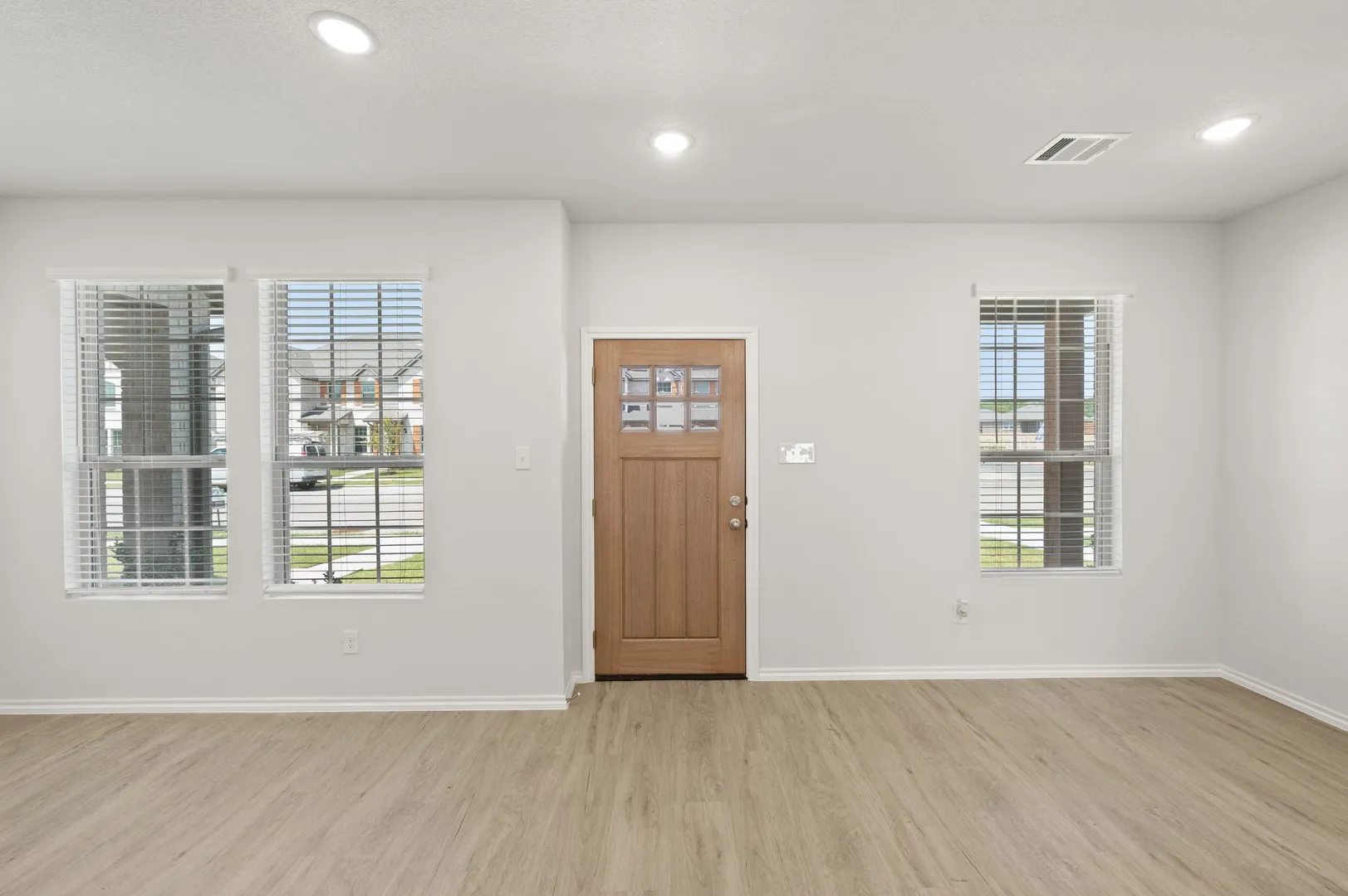 4506 Avion- Entry