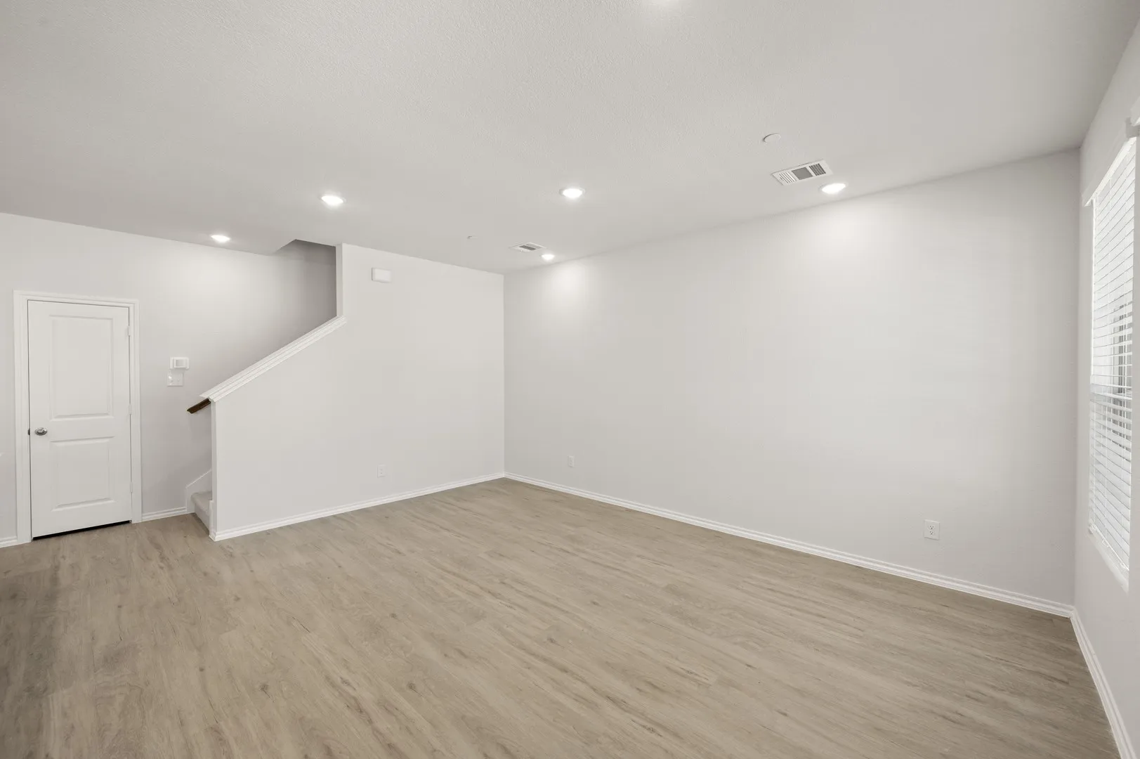 4506 Avion- Living Room