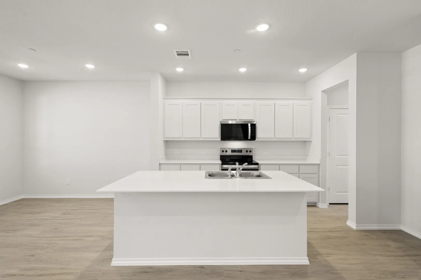 4506 Avion- Kitchen-2