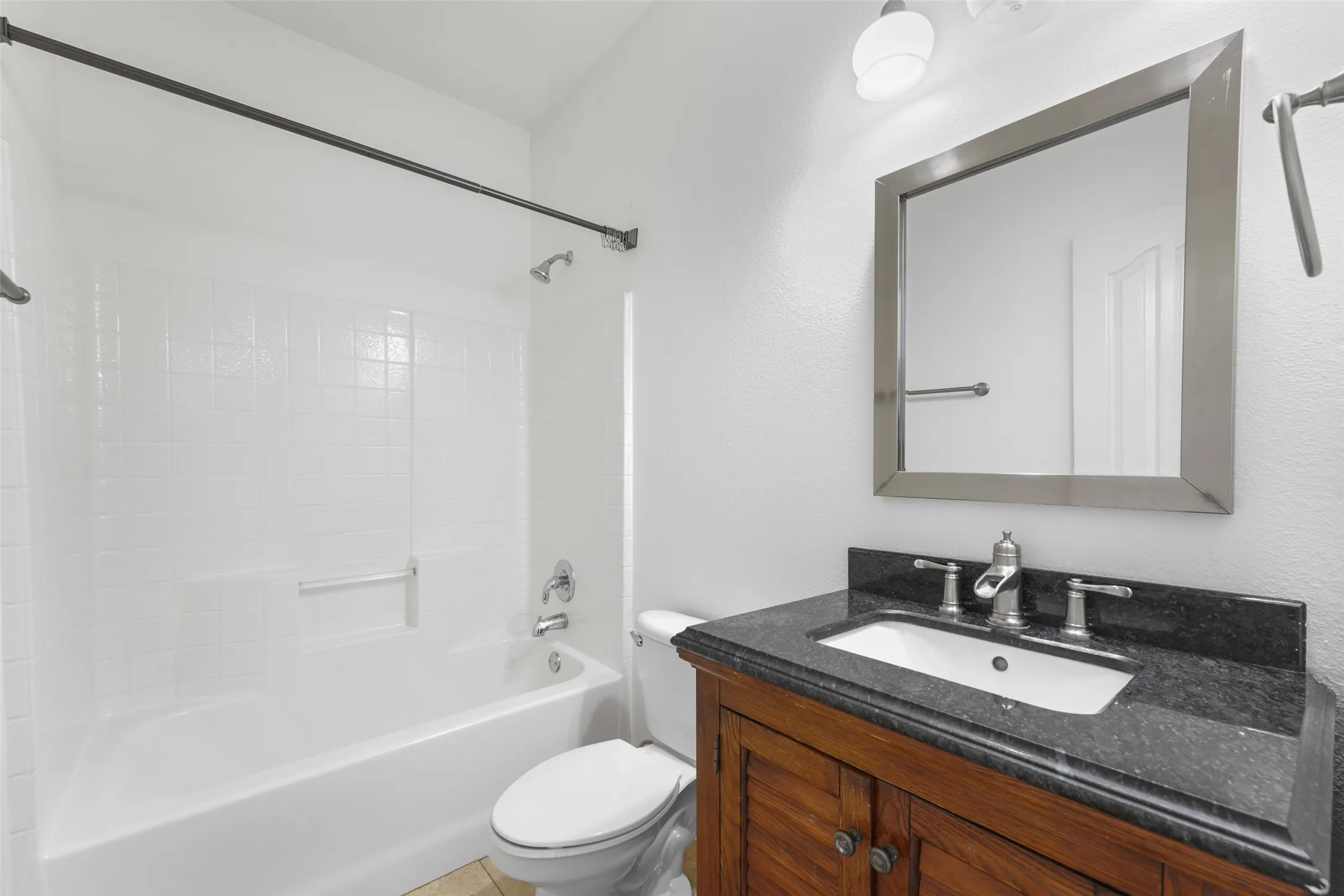 Single Family Residence For Sale in Tarrant County , 556 Caravan Drive, Fort Worth, Texas 76131, 3 Bedroom, 2 Bathroom, 2 Garage spaces, 1,625 Sqft, built in 2003, mls#21340448, Real Estate Agent in Fort Worth, Homes For Sale in Tarrant county, Homes For Sale in Fort Worth, Realtor in Fort Worth Texas, Real Estate Brokerage Independent Realty Texas, Luminita Cordes Realtor