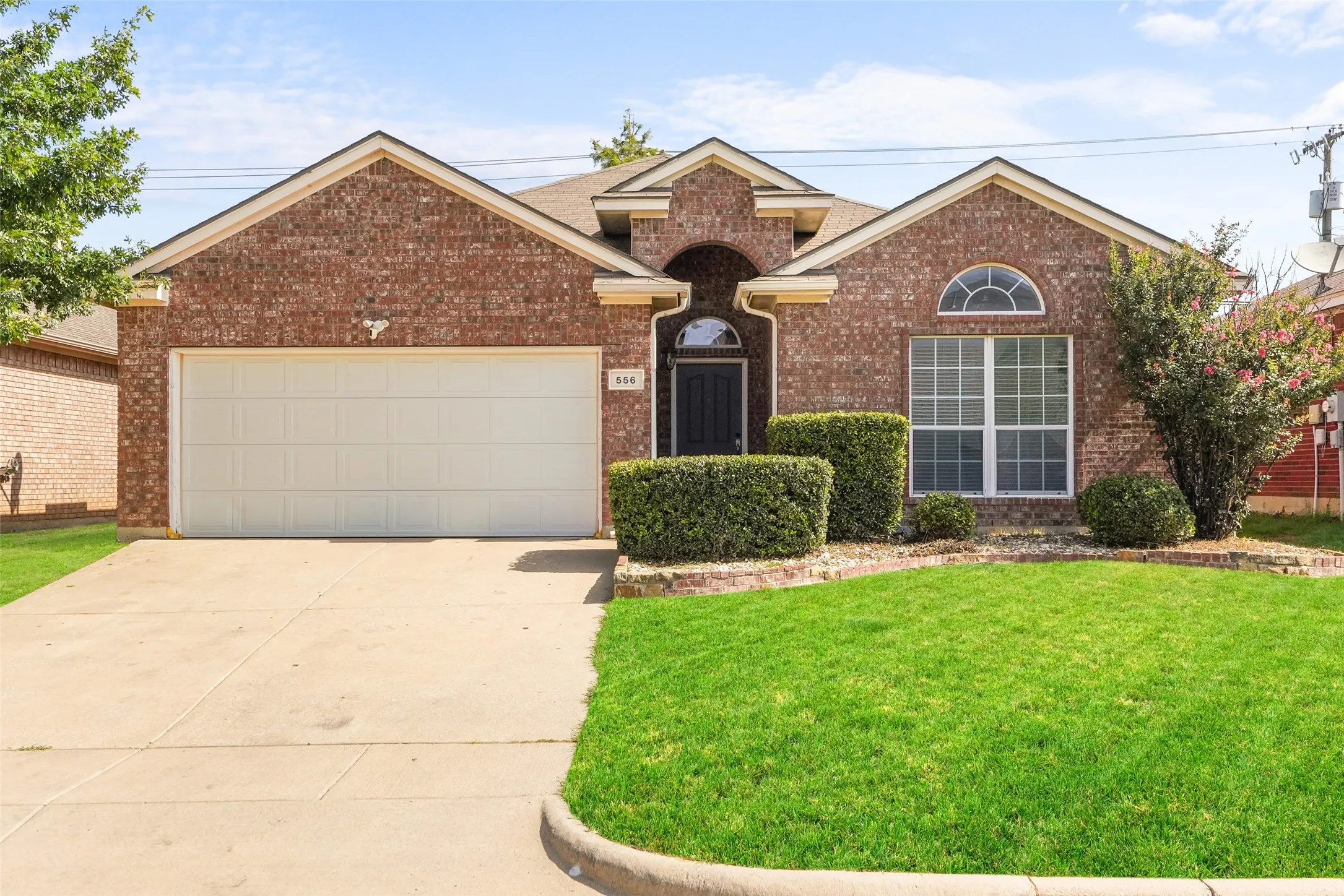 Single Family Residence For Sale in Tarrant County , 556 Caravan Drive, Fort Worth, Texas 76131, 3 Bedroom, 2 Bathroom, 2 Garage spaces, 1,625 Sqft, built in 2003, mls#21340448, Real Estate Agent in Fort Worth, Homes For Sale in Tarrant county, Homes For Sale in Fort Worth, Realtor in Fort Worth Texas, Real Estate Brokerage Independent Realty Texas, Luminita Cordes Realtor